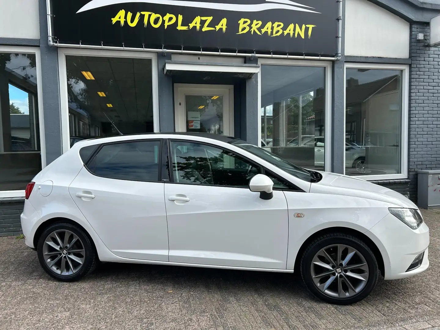 SEAT Ibiza 1.4 I TECH / NAVI / CRUISE / LEDER / PDC Blanc - 2
