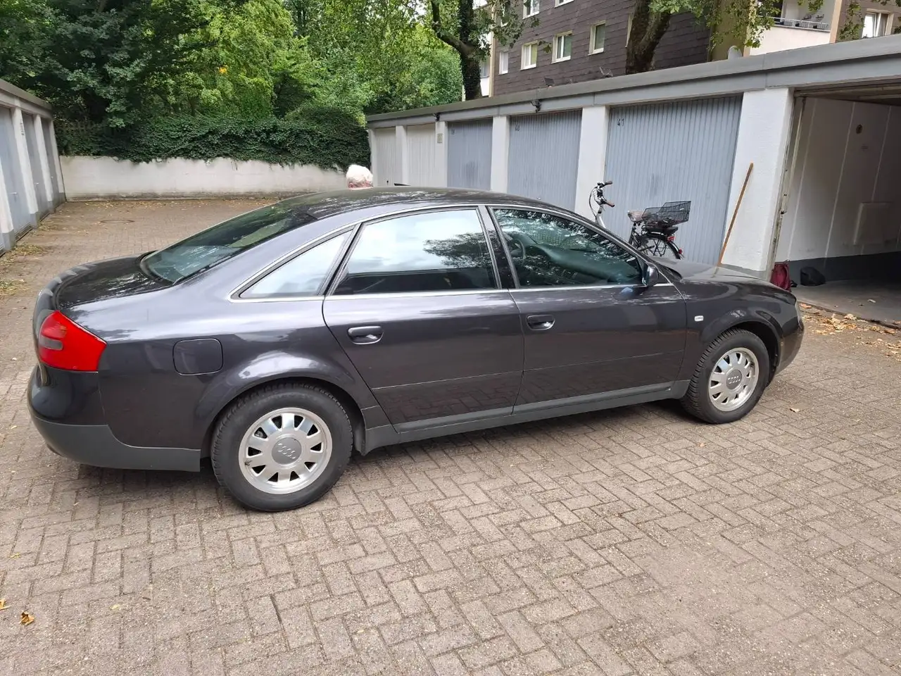 Audi A6 2.4, foto 1