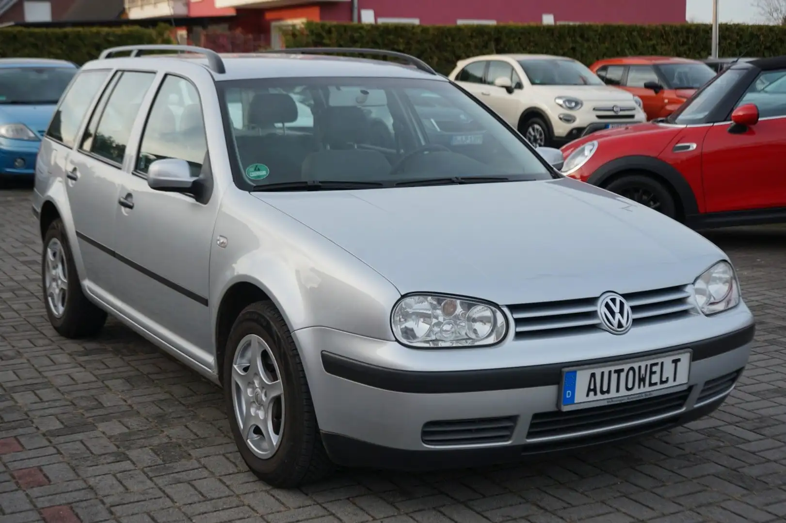 Volkswagen Golf 1.6 Basis Variant TÜV bis 7/2027 Silber - 2