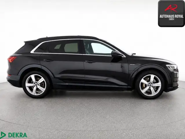 Audi E-Tron view 5