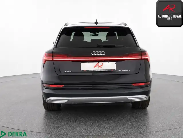Audi E-Tron view 3