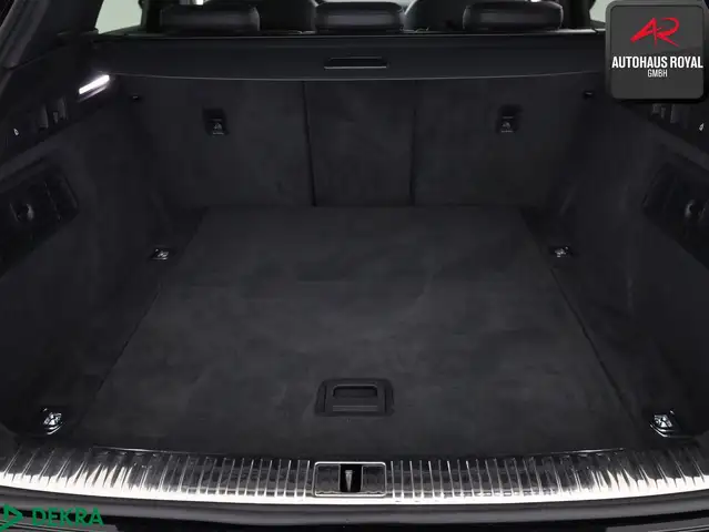 Audi E-Tron view 13