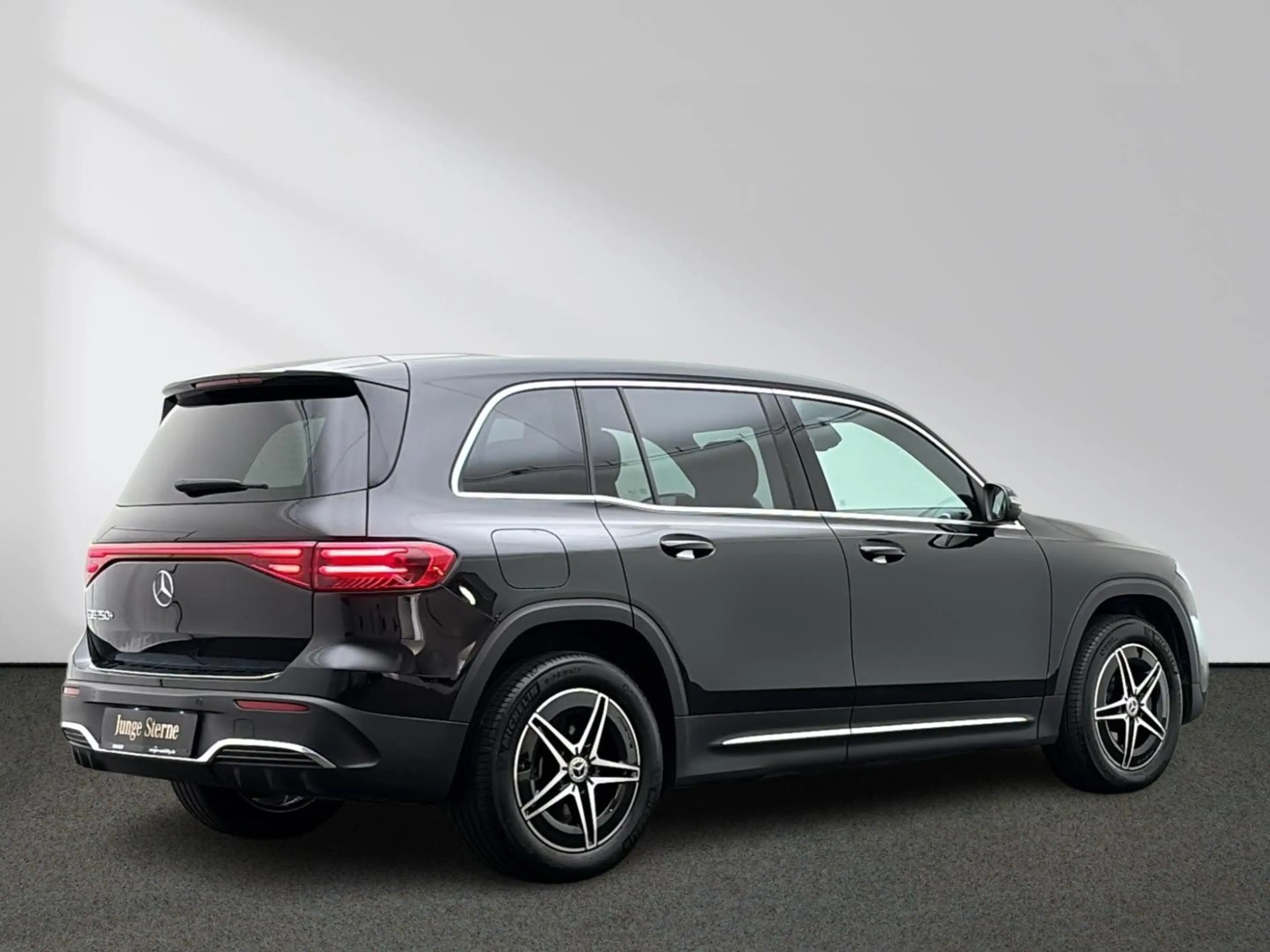 Mercedes-Benz EQB 250 + AMG 360°-K. Totwinkel Ambiente 7-Sitzer — photo 4