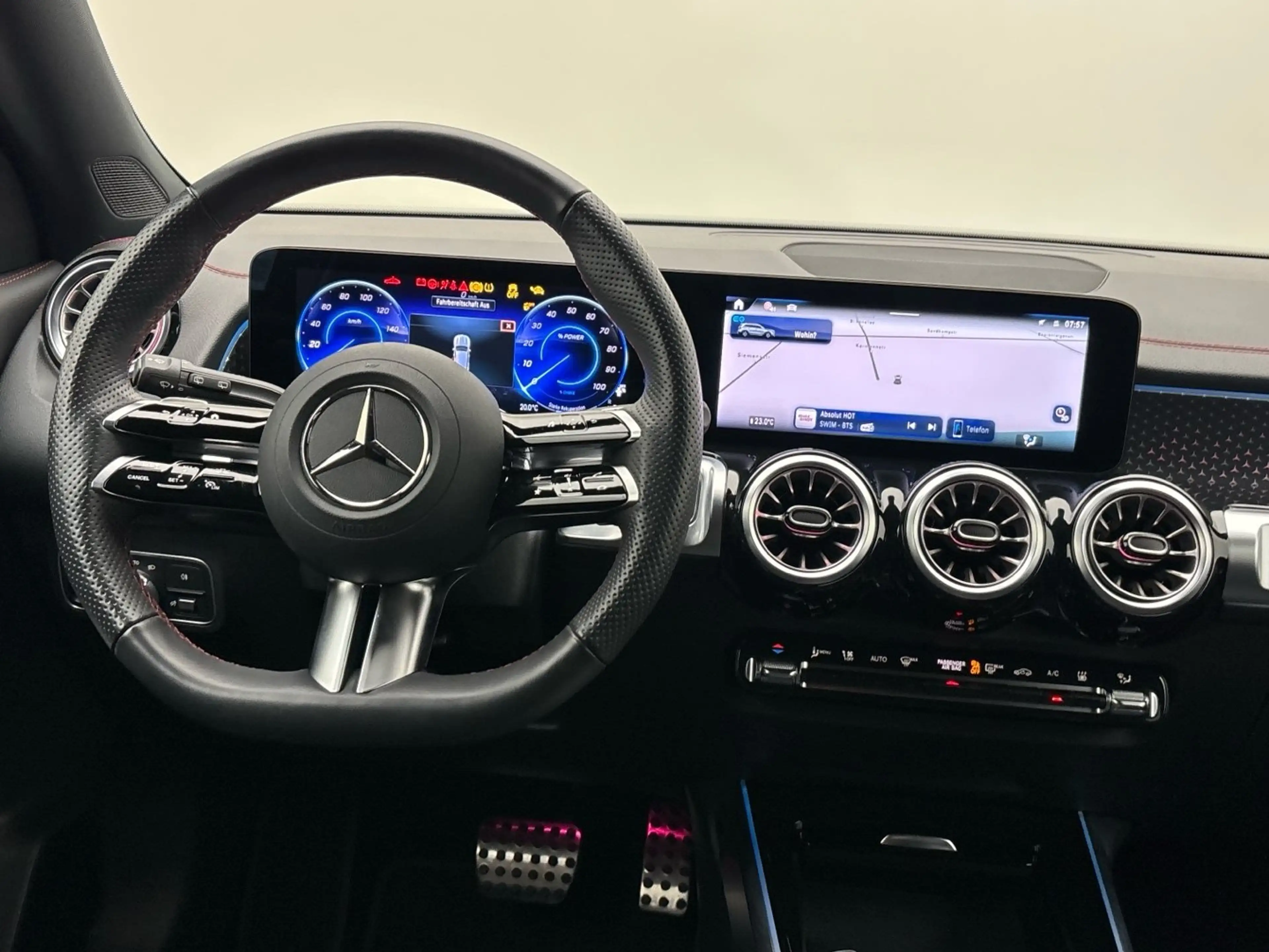 Mercedes-Benz EQB 250 + AMG 360°-K. Totwinkel Ambiente 7-Sitzer — photo 9