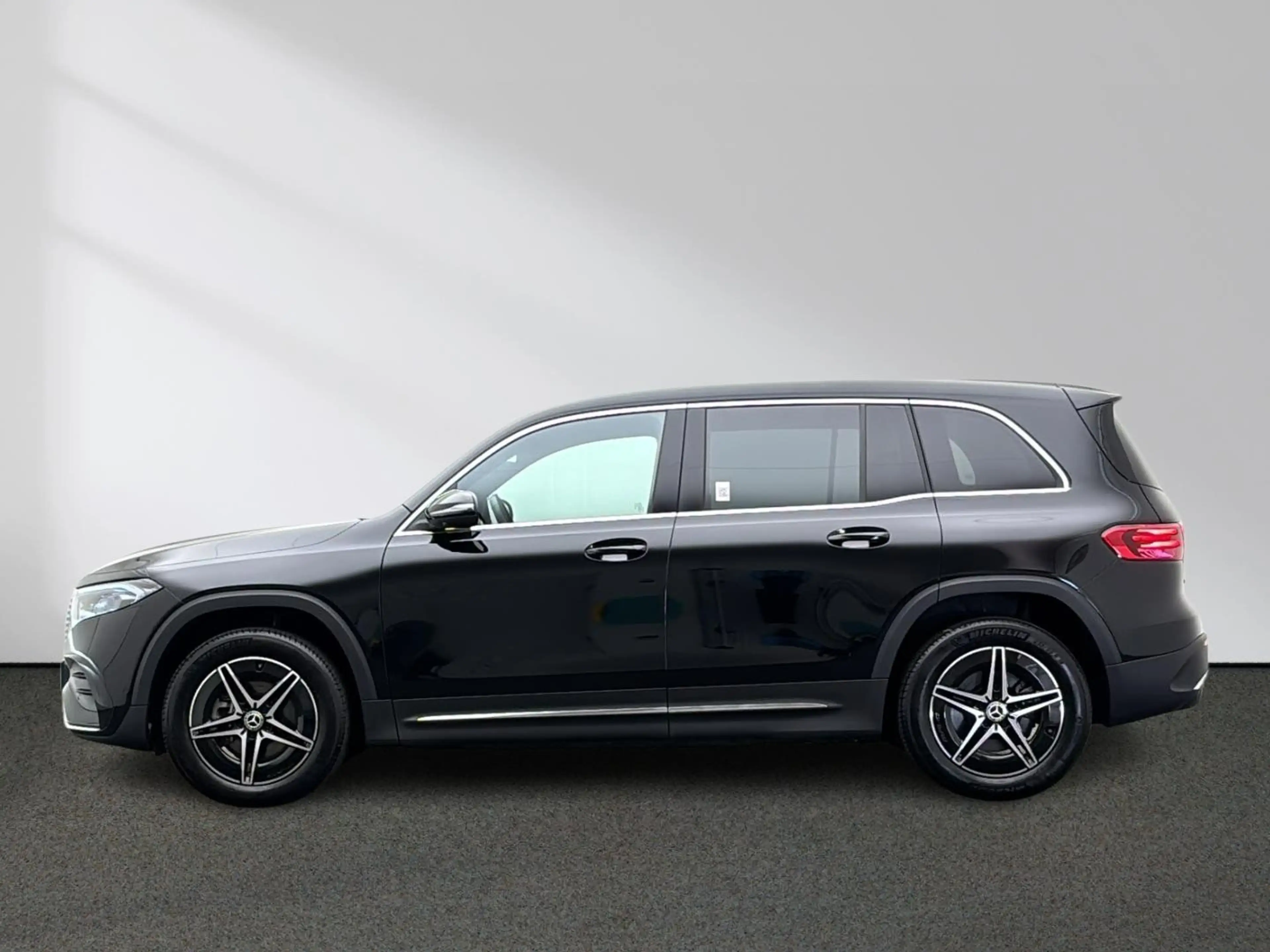 Mercedes-Benz EQB 250 + AMG 360°-K. Totwinkel Ambiente 7-Sitzer — photo 3