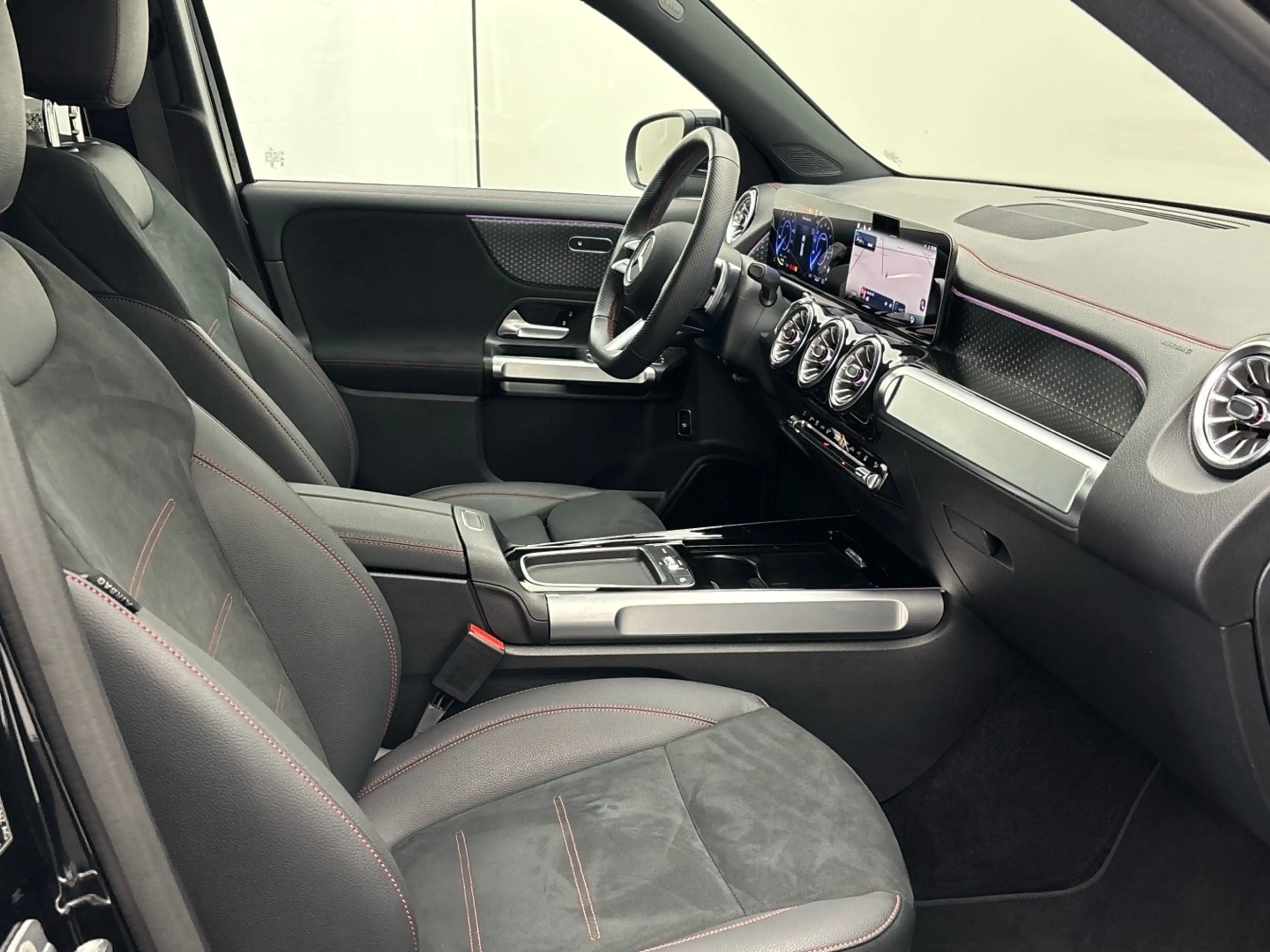 Mercedes-Benz EQB 250 + AMG 360°-K. Totwinkel Ambiente 7-Sitzer — photo 14
