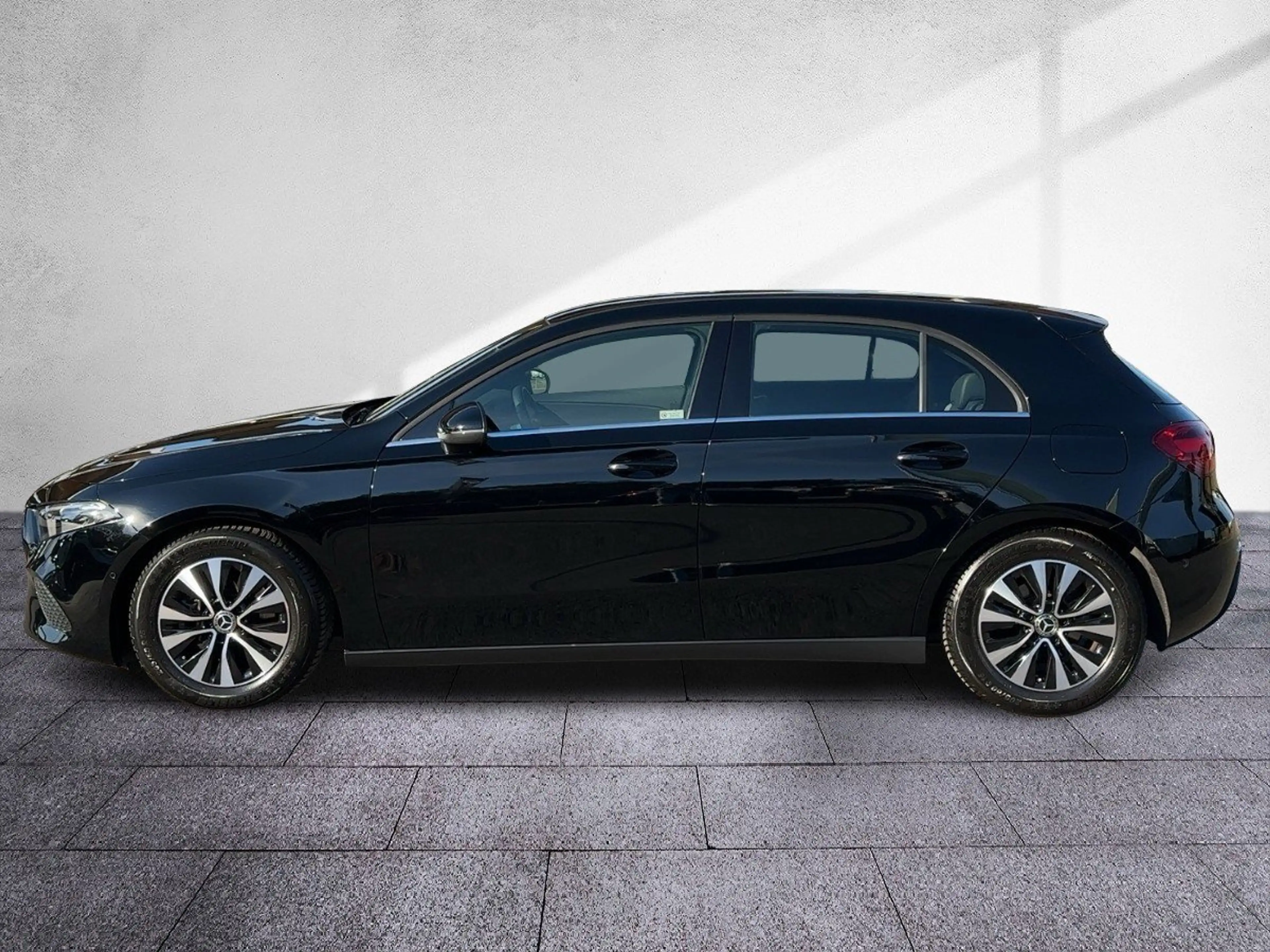 Mercedes-Benz A 180 d Kompaktlimousine NP: 42.557 LED RKam Shz — photo 3