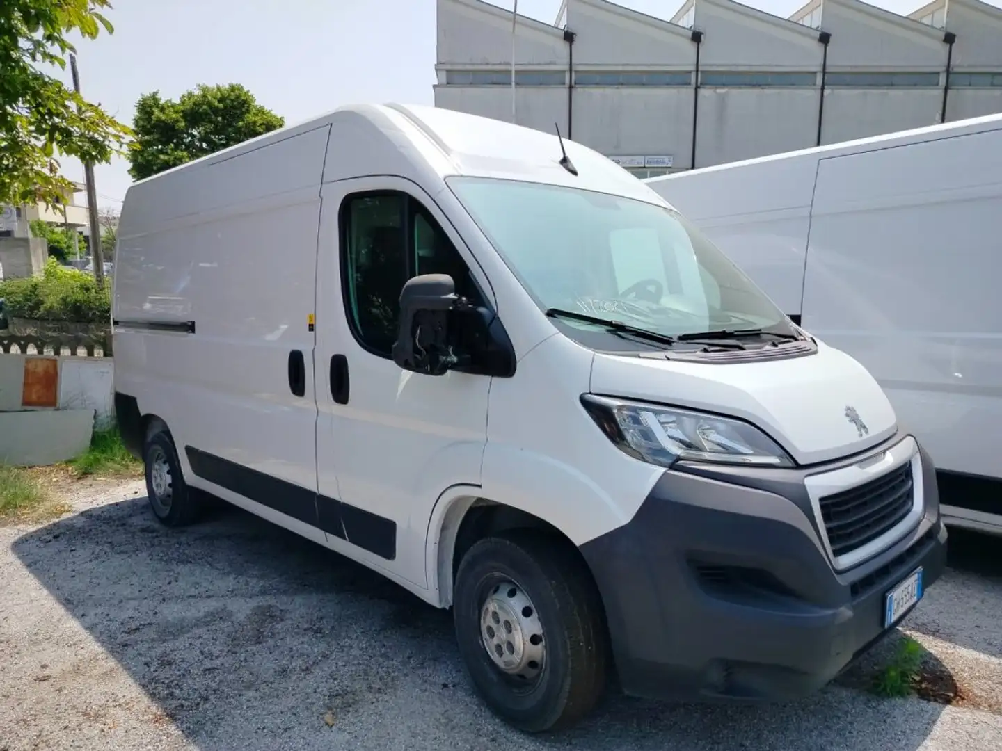 Peugeot Boxer 330 2.2 BlueHDi 140 S&S L2-H2 Furgone Bianco - 2