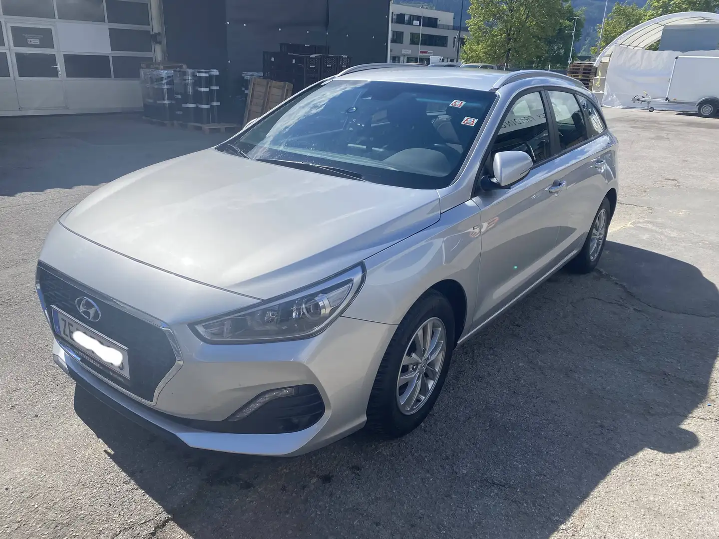 Hyundai i30 i30 CW 1,4 MPI Level 3Level 3 Silber - 1