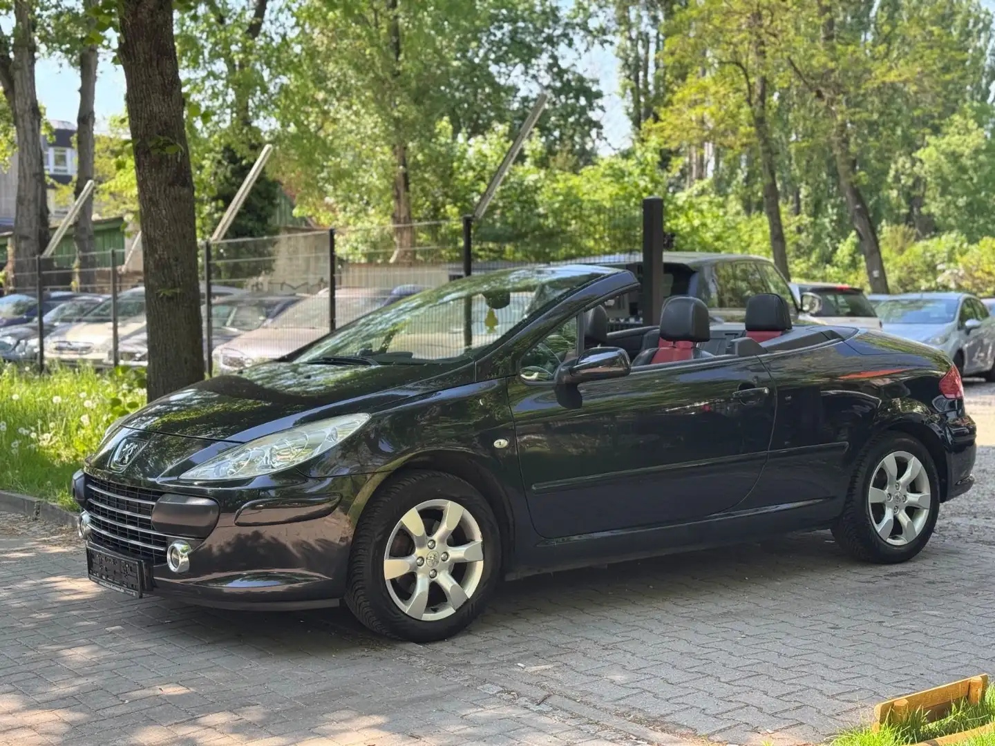 Peugeot 307 CC Automatik Tüv & Service Neu Leder SHZ PDC Schwarz - 2