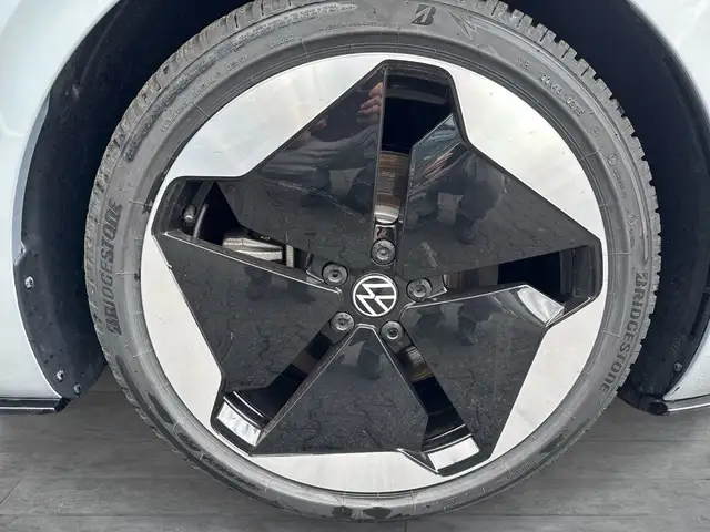 Volkswagen Id.3 view 10