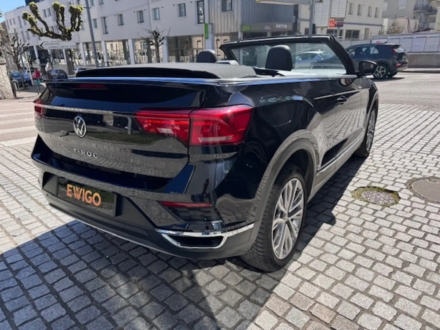 Volkswagen T-Roc CAB 1.5 TSI 150 STYLE CUIR/ATTELAGE DSG - 2