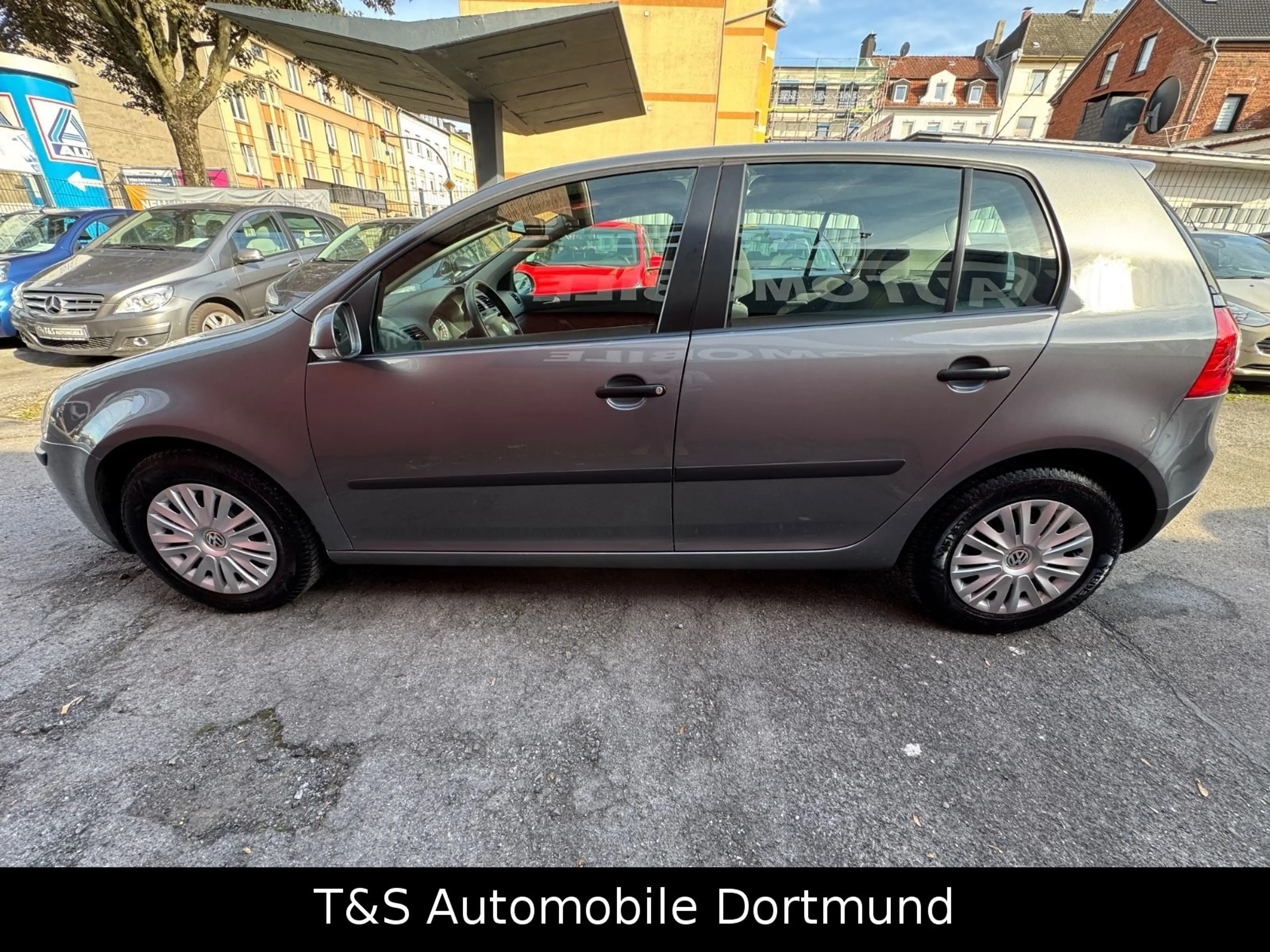 Volkswagen Golf V 1.6 Lim. Trendline -1 hand- ( Tüv Neu ) — photo 5