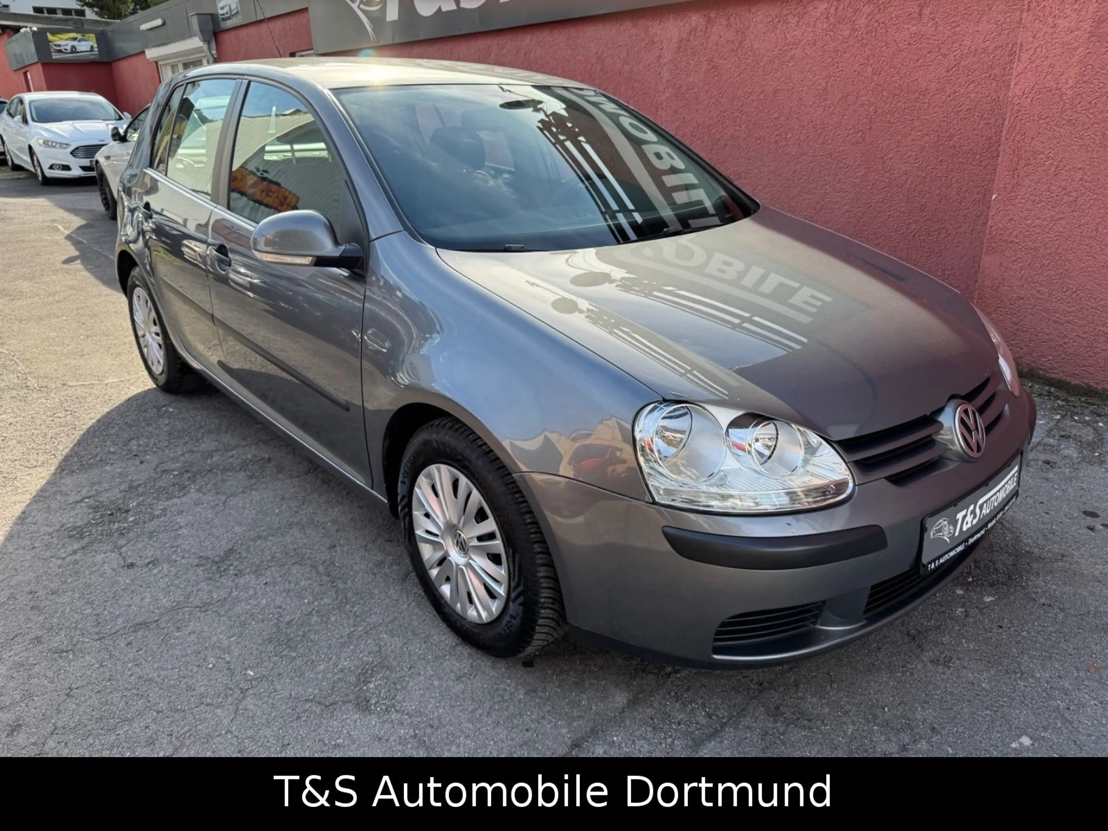 Volkswagen Golf V 1.6 Lim. Trendline -1 hand- ( Tüv Neu ) — photo 2