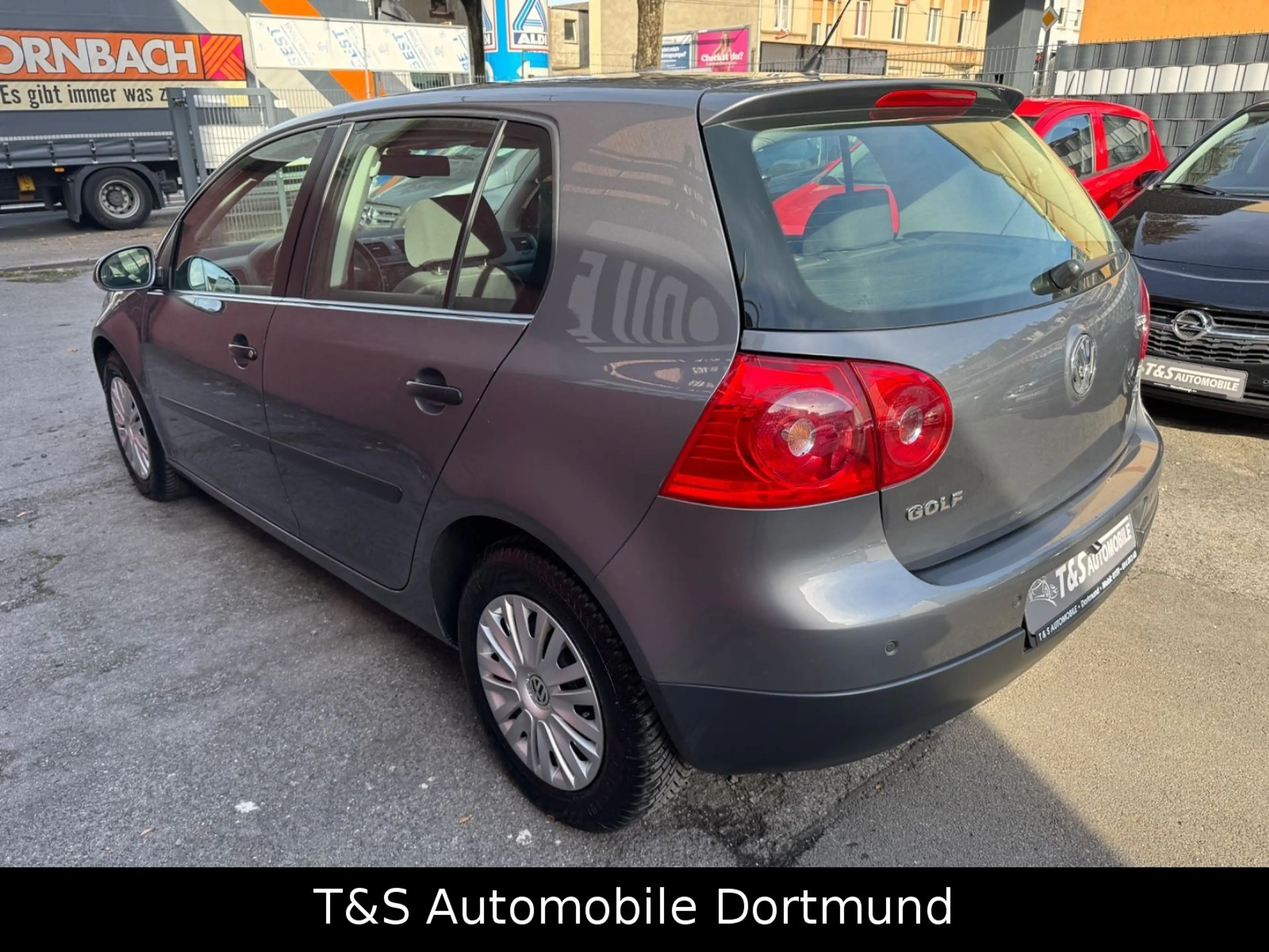 Volkswagen Golf V 1.6 Lim. Trendline -1 hand- ( Tüv Neu ) — photo 6