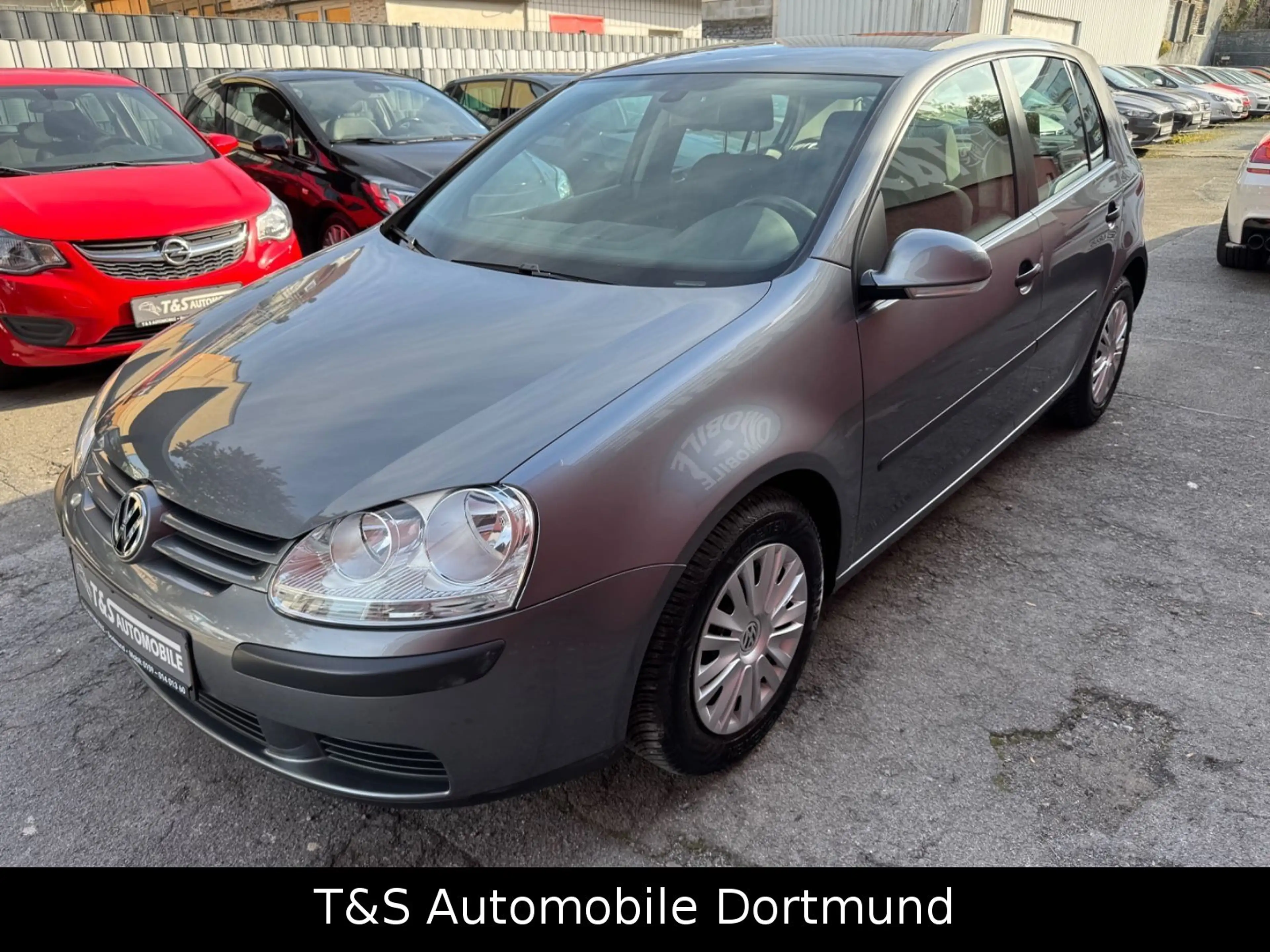 Volkswagen Golf V 1.6 Lim. Trendline -1 hand- ( Tüv Neu ) — photo 4
