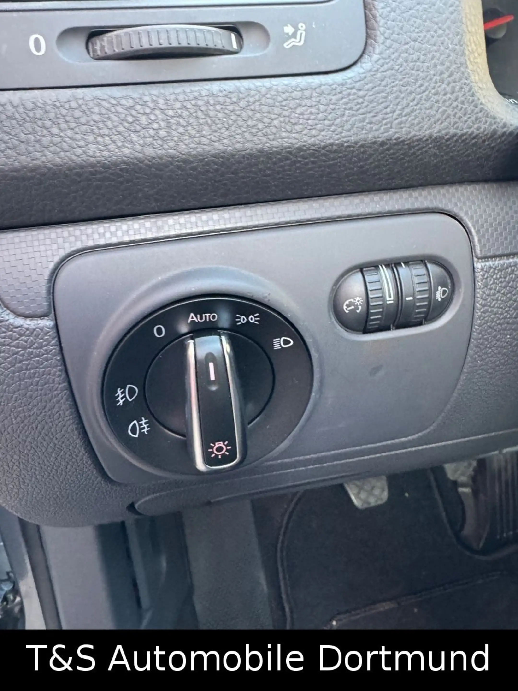 Volkswagen Golf V 1.6 Lim. Trendline -1 hand- ( Tüv Neu ) — photo 13