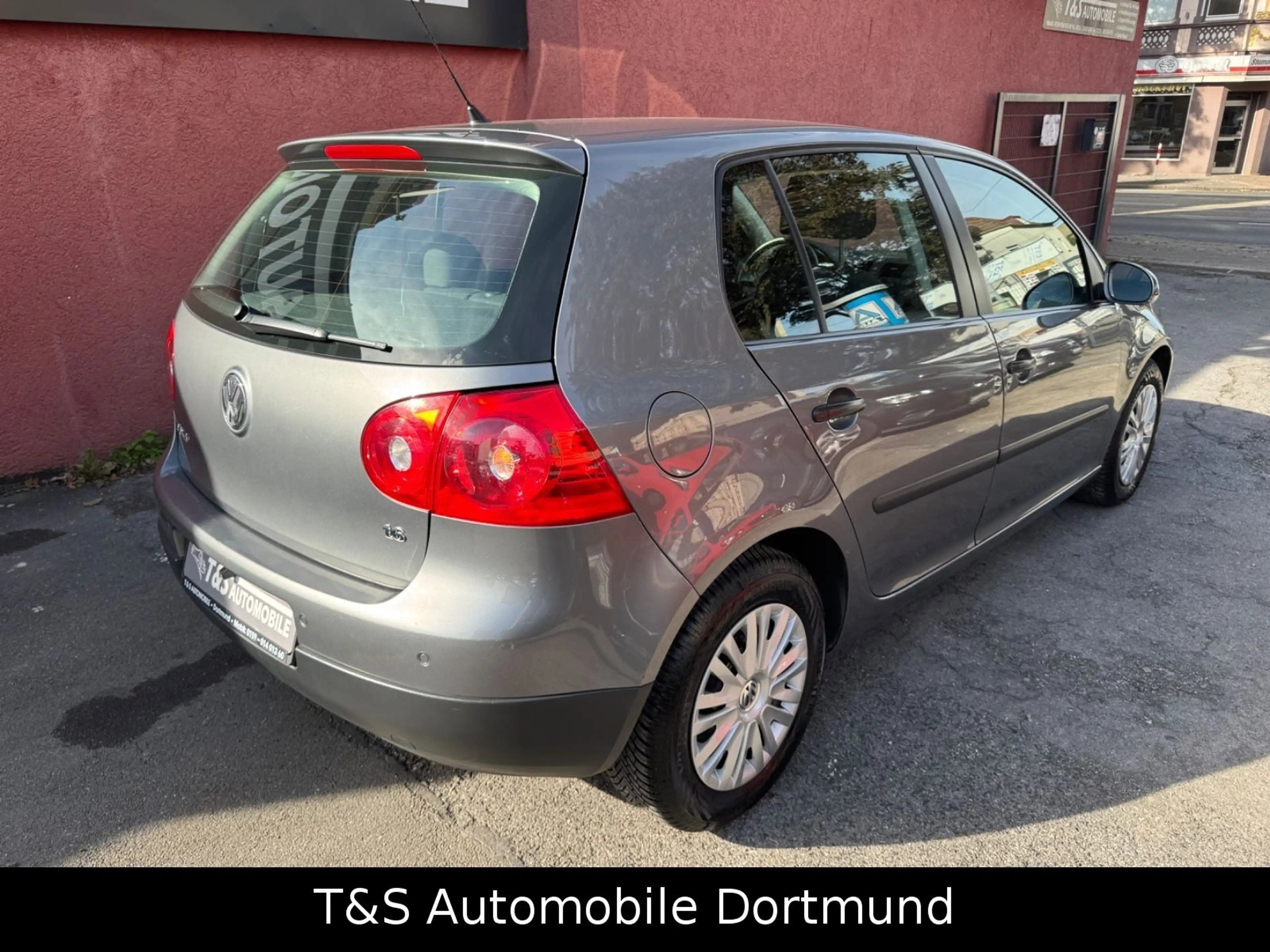 Volkswagen Golf V 1.6 Lim. Trendline -1 hand- ( Tüv Neu ) — photo 9