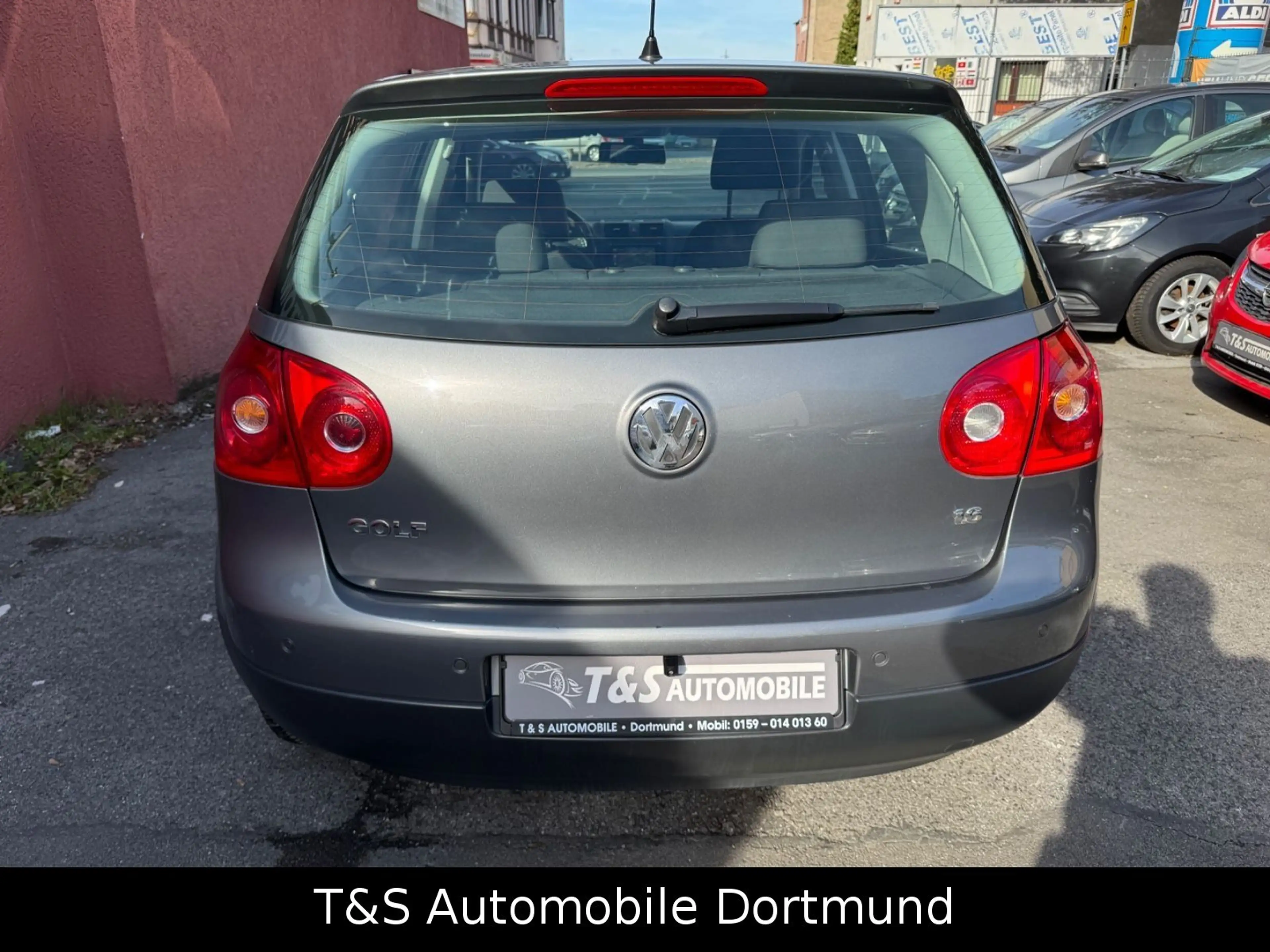 Volkswagen Golf V 1.6 Lim. Trendline -1 hand- ( Tüv Neu ) — photo 7