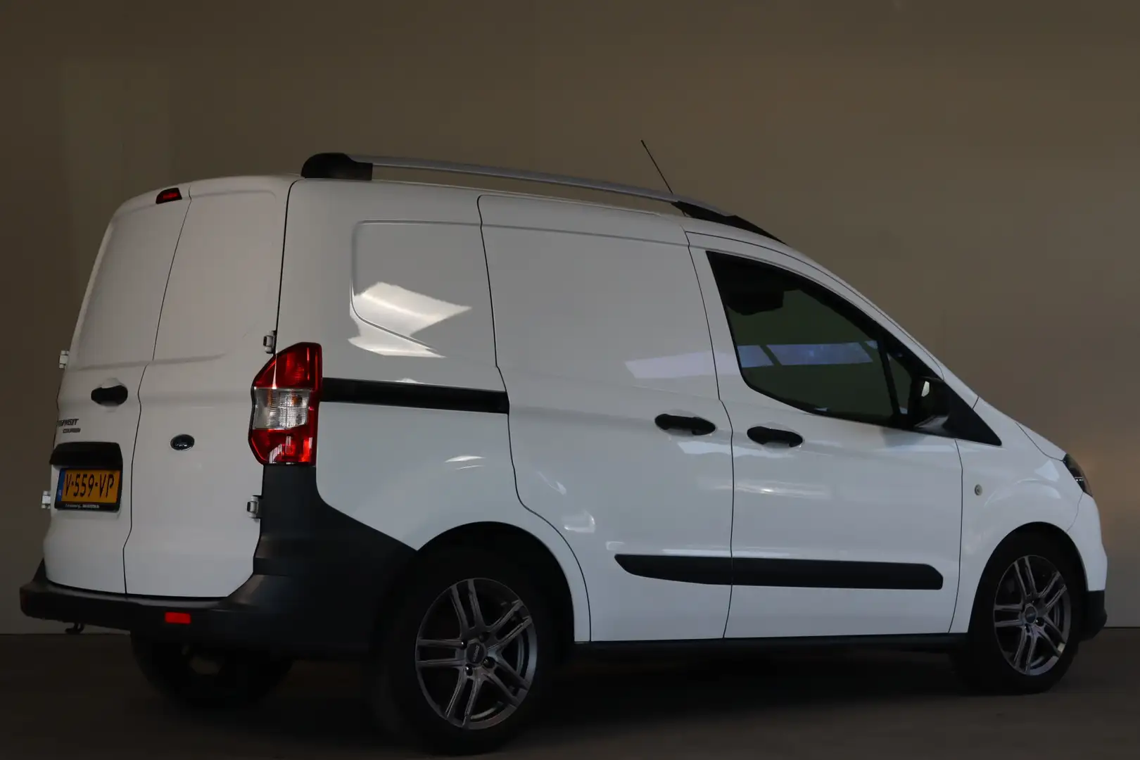 Ford Transit Courier 1.5 TDCI Trend - NL- Auto!! Camera I Apple I Stoel Wit - 2