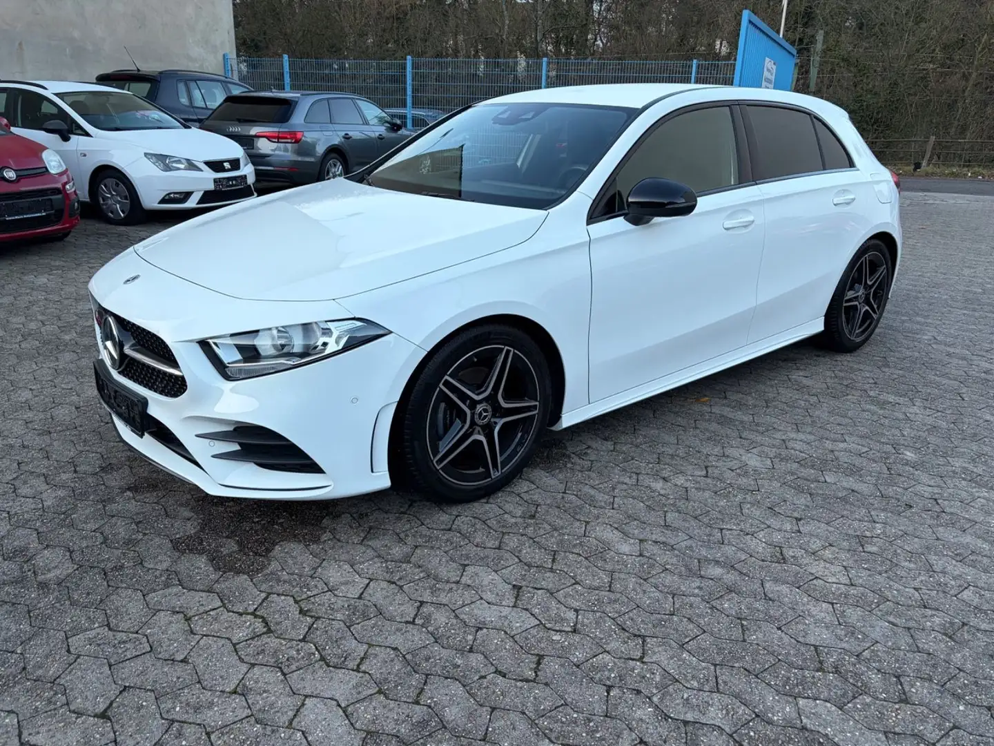Mercedes-Benz A 180 AMG Line MBUX/Kamera/NightP/Sitzhzg/Apple Blanco - 1