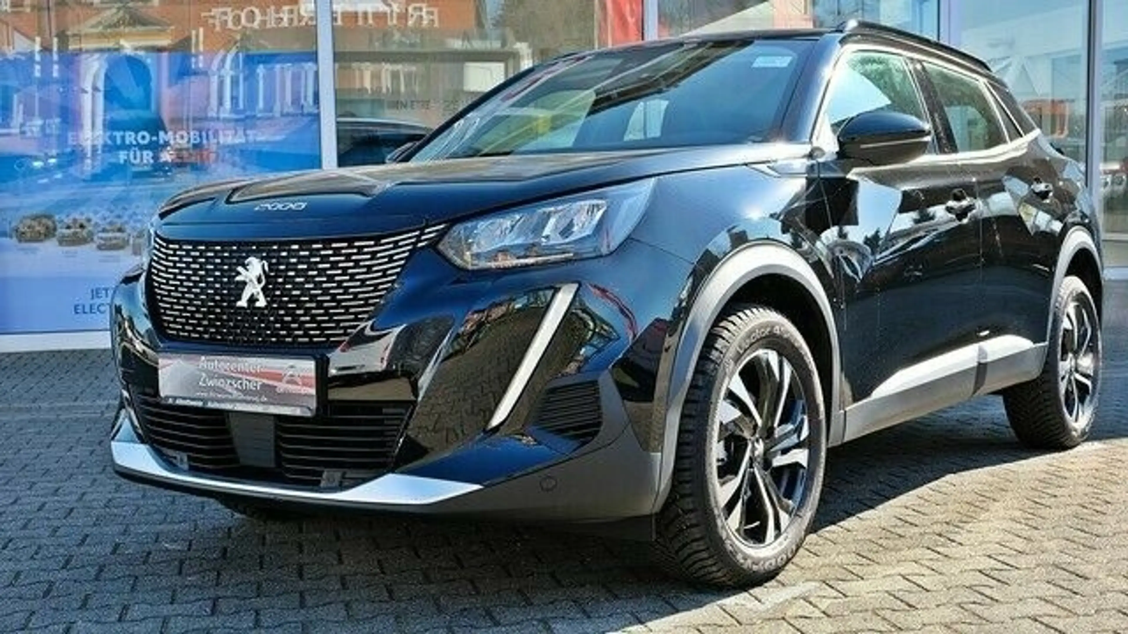 Peugeot 2008 PureTech 130 Allure — photo 3
