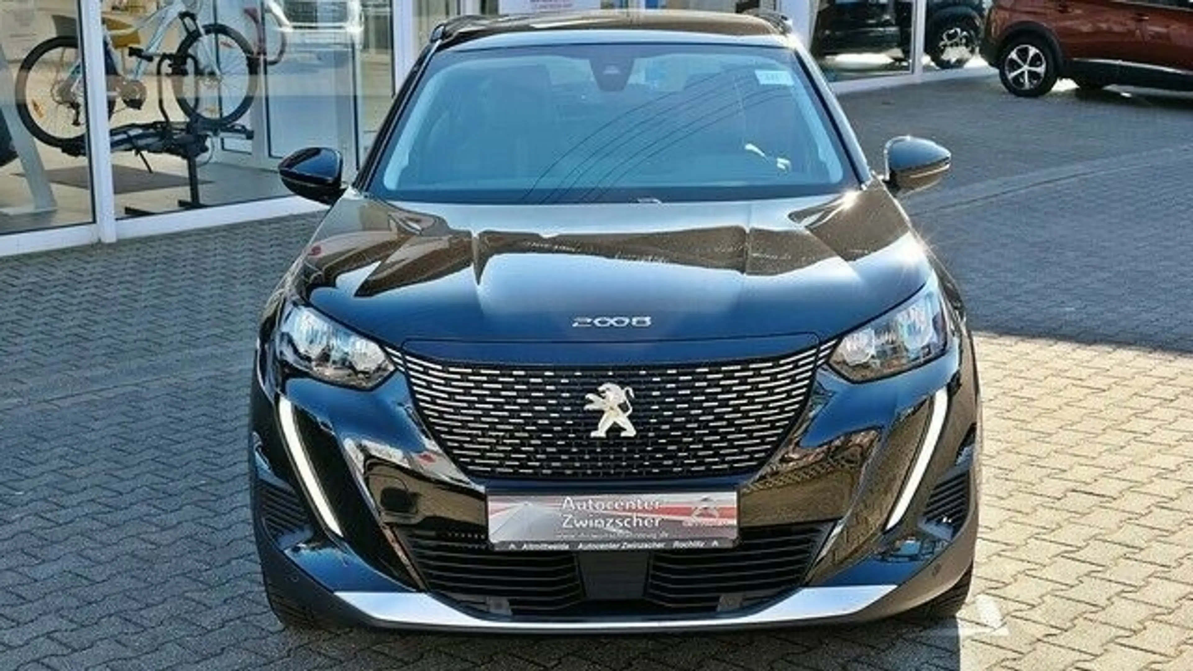 Peugeot 2008 PureTech 130 Allure — photo 4