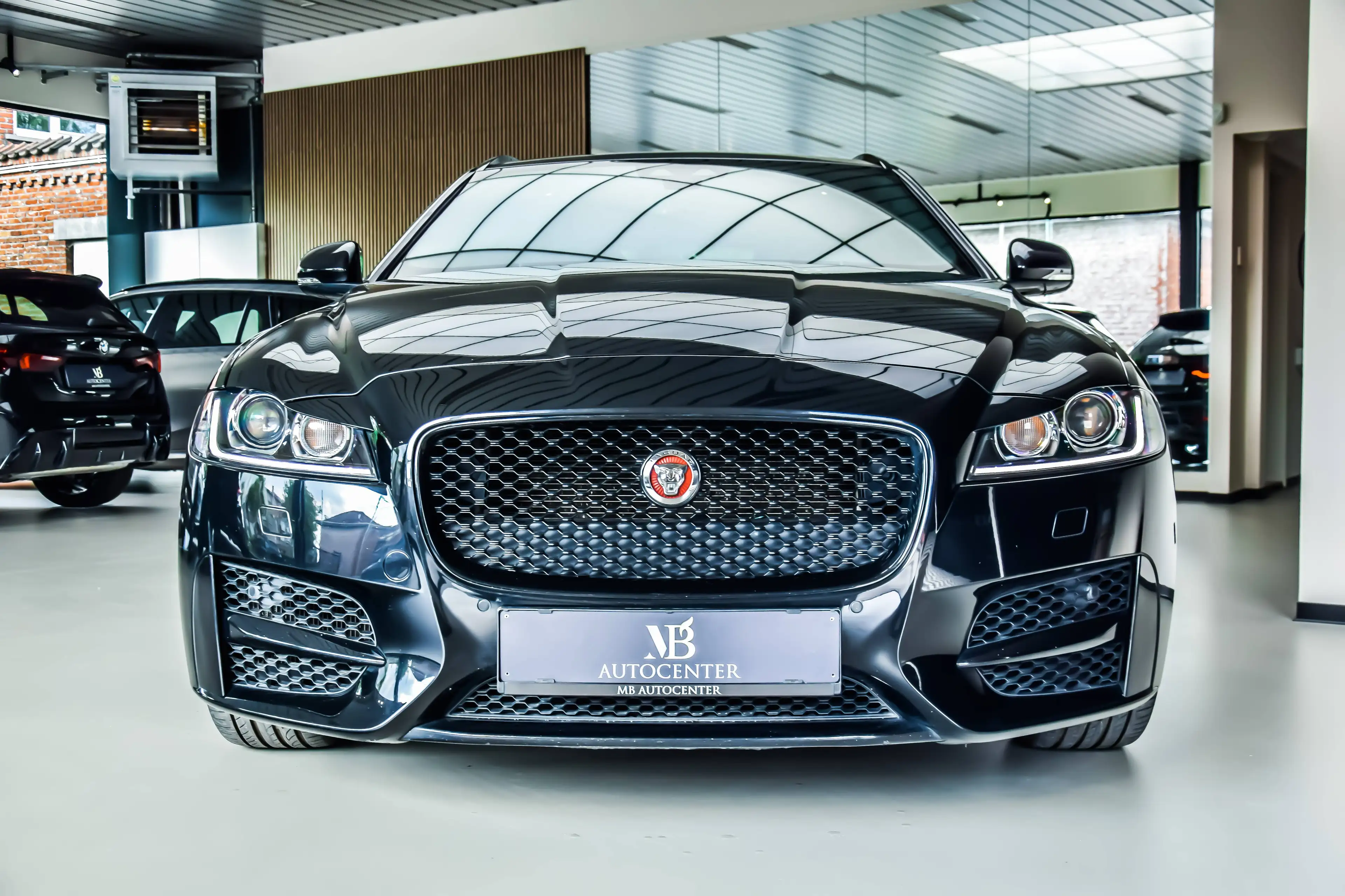 Jaguar XF Sportbrake 2.0 T R-Sport Black Edition 06/2020 — photo 3