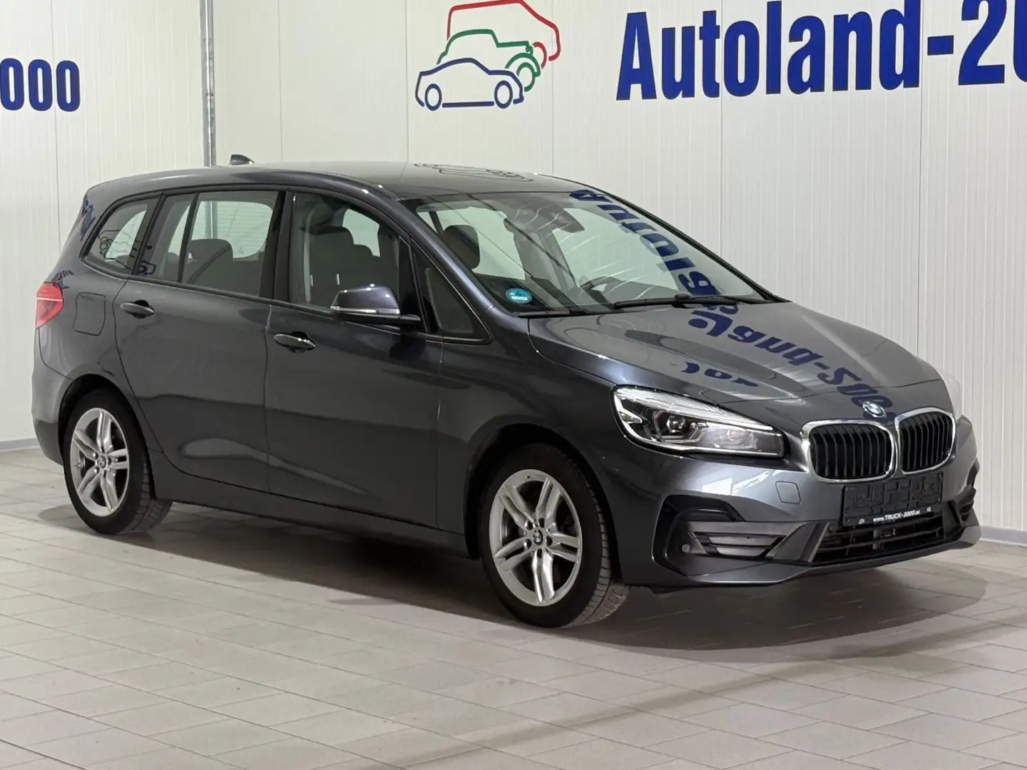 BMW 218 Advantage M-Alu+AHK + Kamera Grau - 1