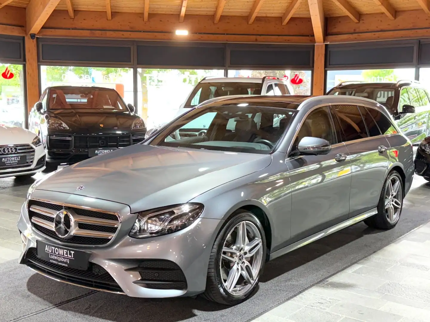 Mercedes-Benz E 300 E300 d AMG Line 9G-Tronic TOP AUSSTATTUNG Gris - 1