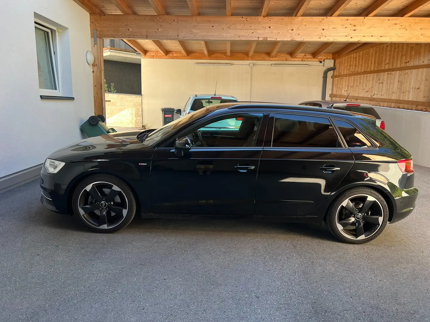 Audi A3 A3 SB Ambition 2.0 TDI 2xS-Line / AHK / ACC /NAVI Schwarz - 2