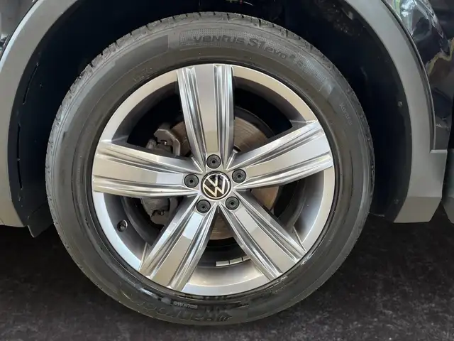Volkswagen Tiguan Allspace view 15