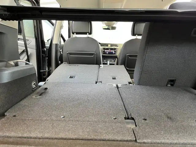 Volkswagen Tiguan Allspace view 16