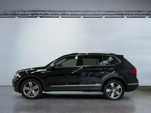 Volkswagen Tiguan Allspace view 3