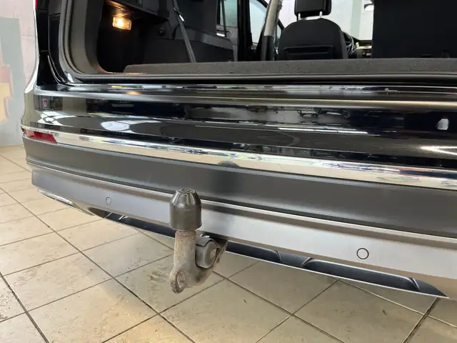 Volkswagen Tiguan Allspace view 18