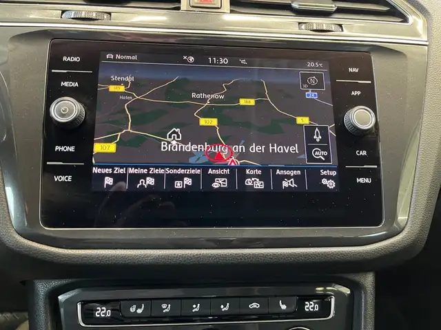 Volkswagen Tiguan Allspace view 13