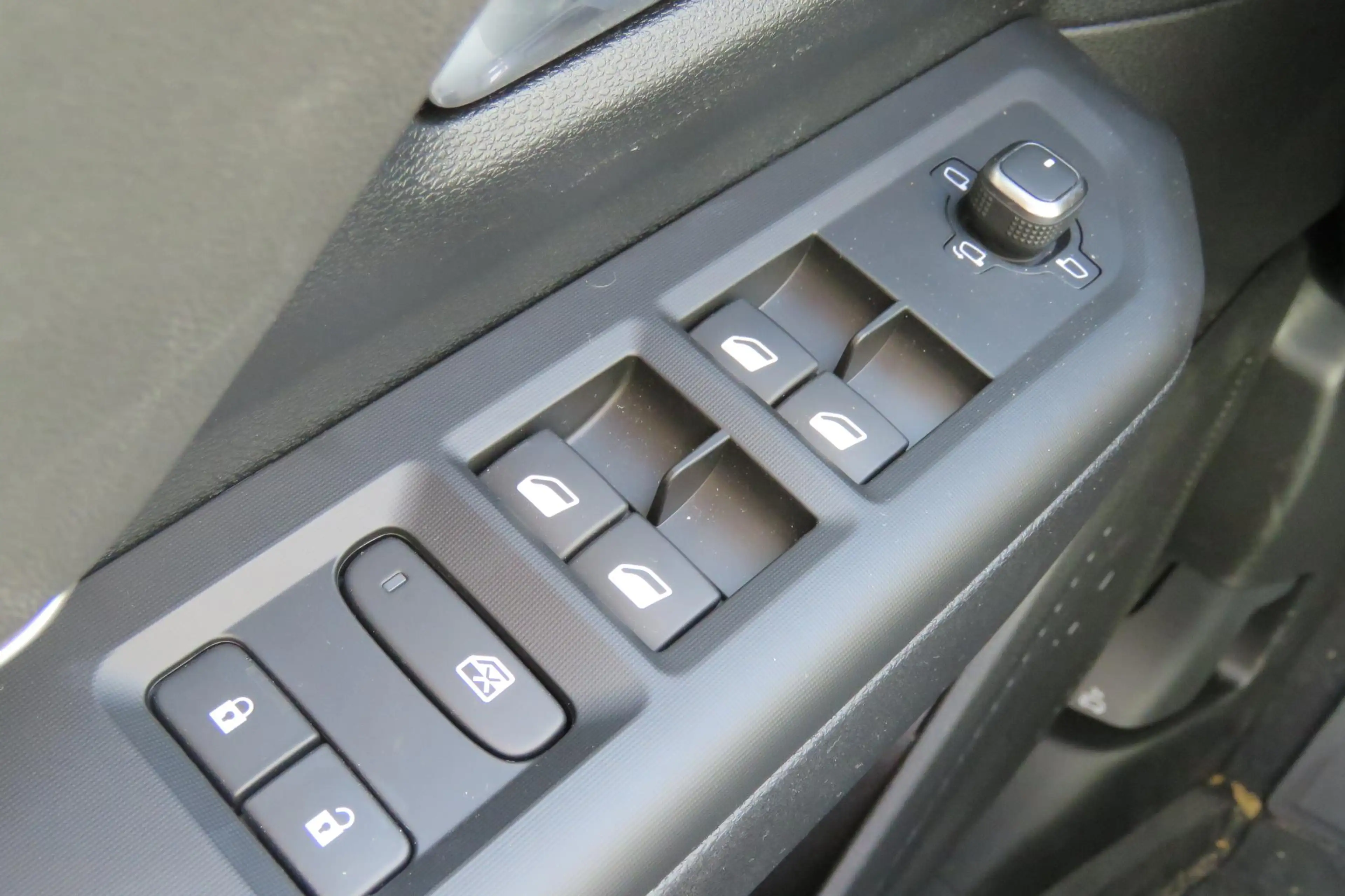 Jeep Compass First Edition 74 kWh | SCM alarm | afneembare trek — photo 11