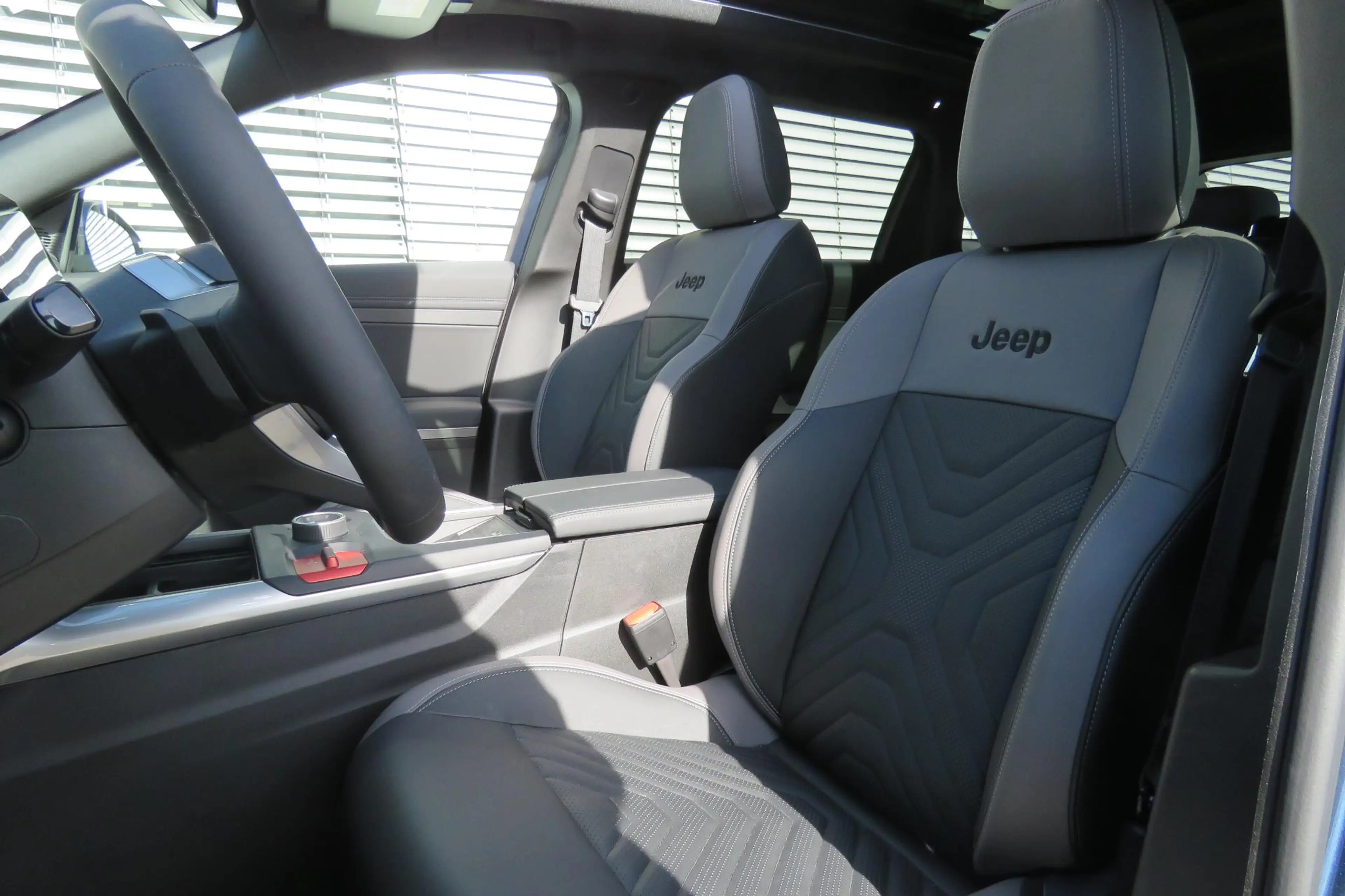 Jeep Compass First Edition 74 kWh | SCM alarm | afneembare trek — photo 9