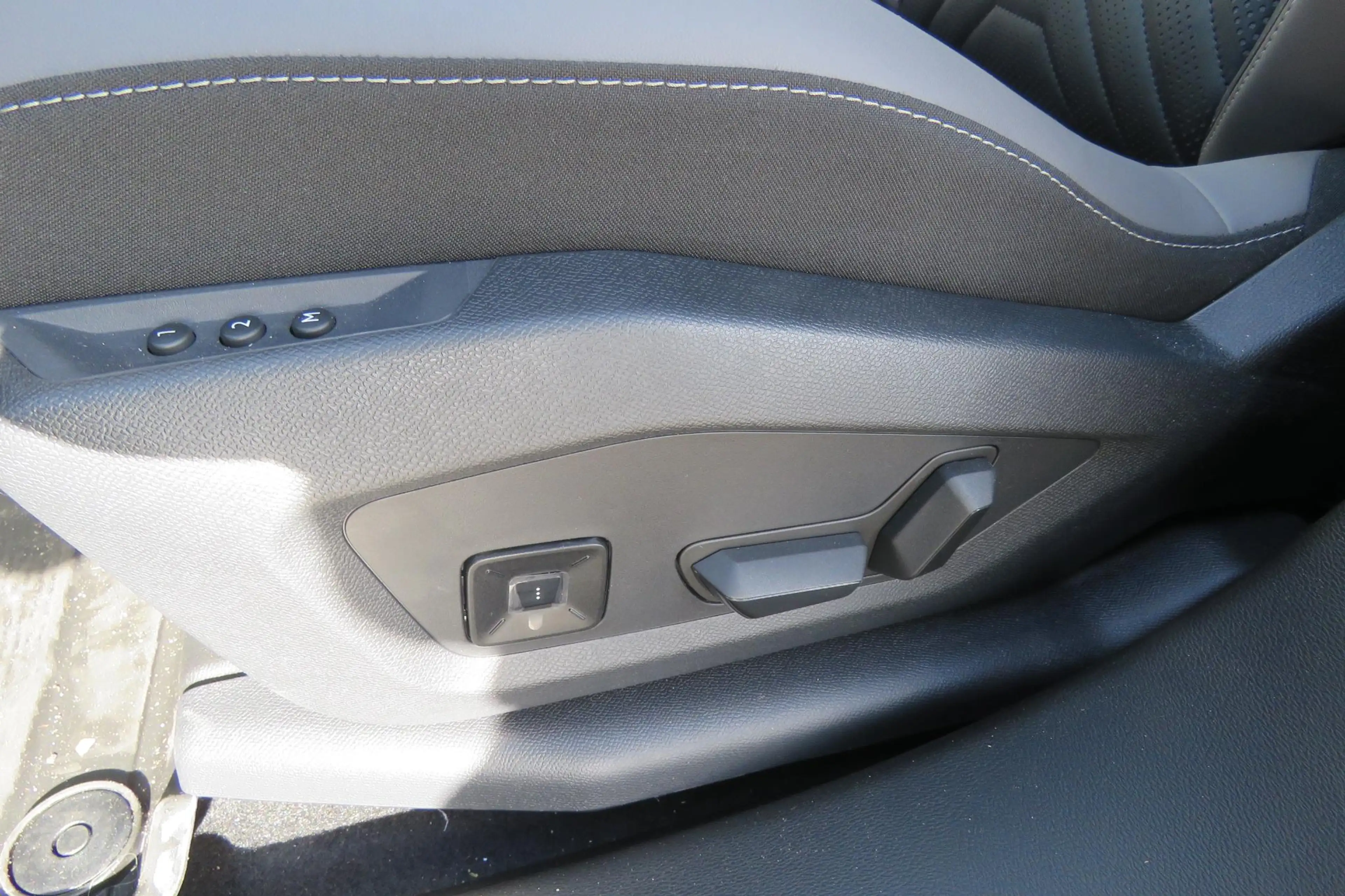 Jeep Compass First Edition 74 kWh | SCM alarm | afneembare trek — photo 10