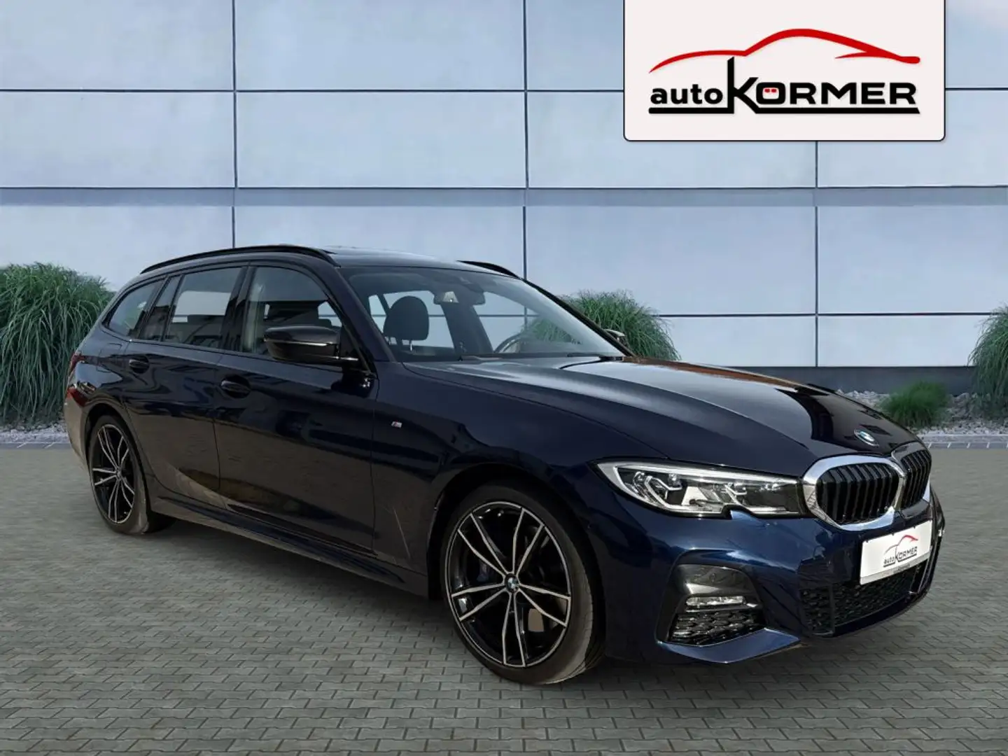 BMW 330 330i xDrive Touring M Sport Laser,Pano,HUD,AHK,DAB Blau - 1