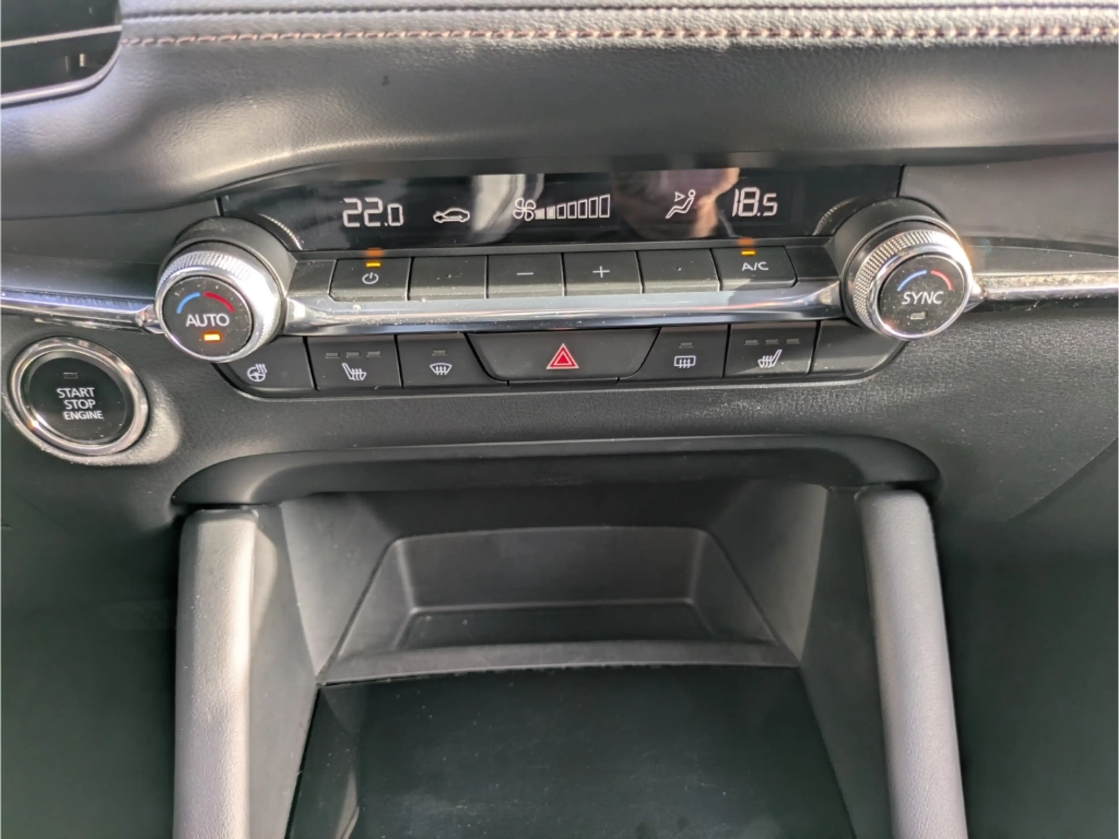 Mazda 3 Selection HUD Navi Bose 360 Kamera LED ACC Apple C — photo 14