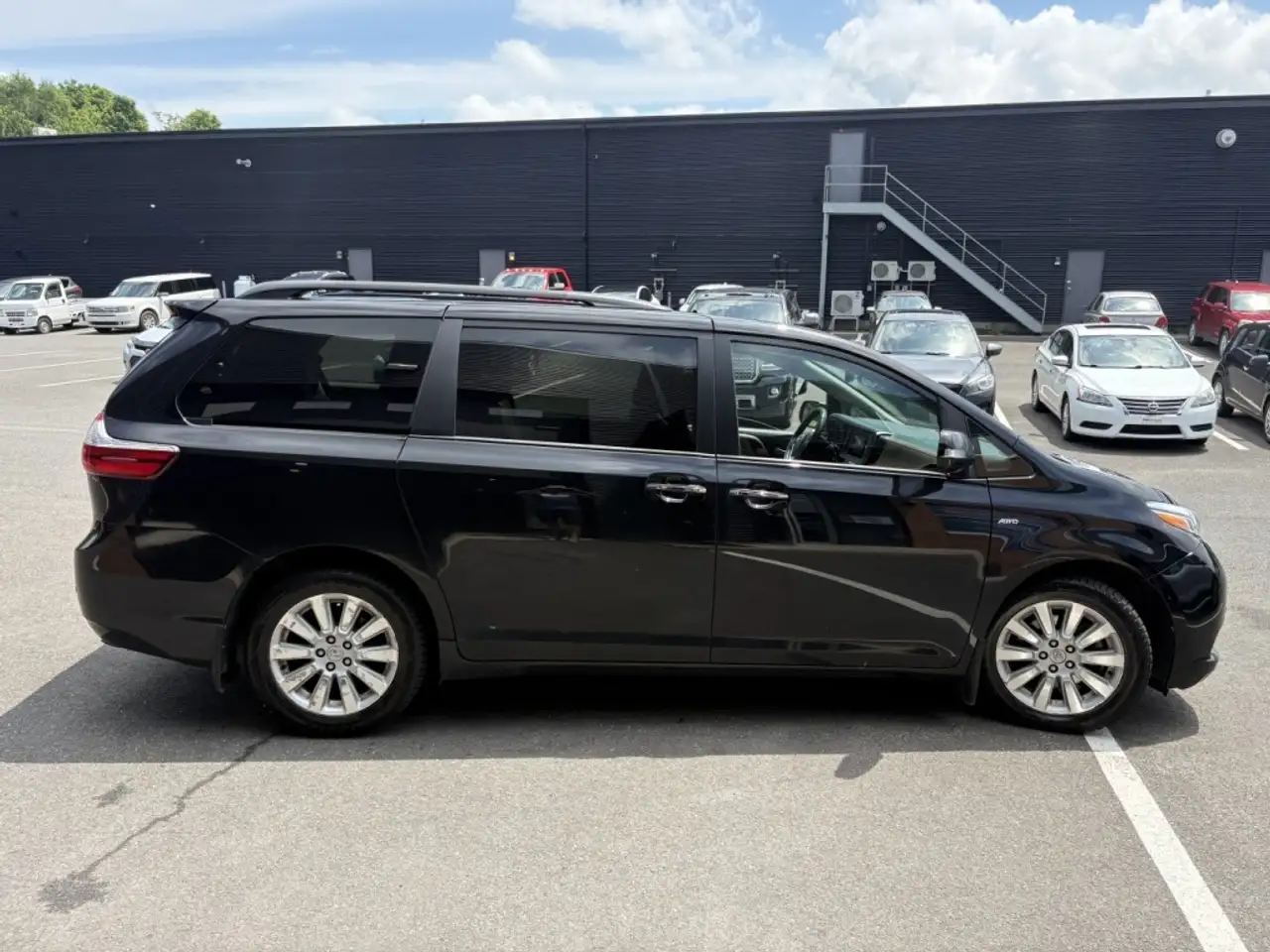 Toyota Sienna photo Toyota Sienna