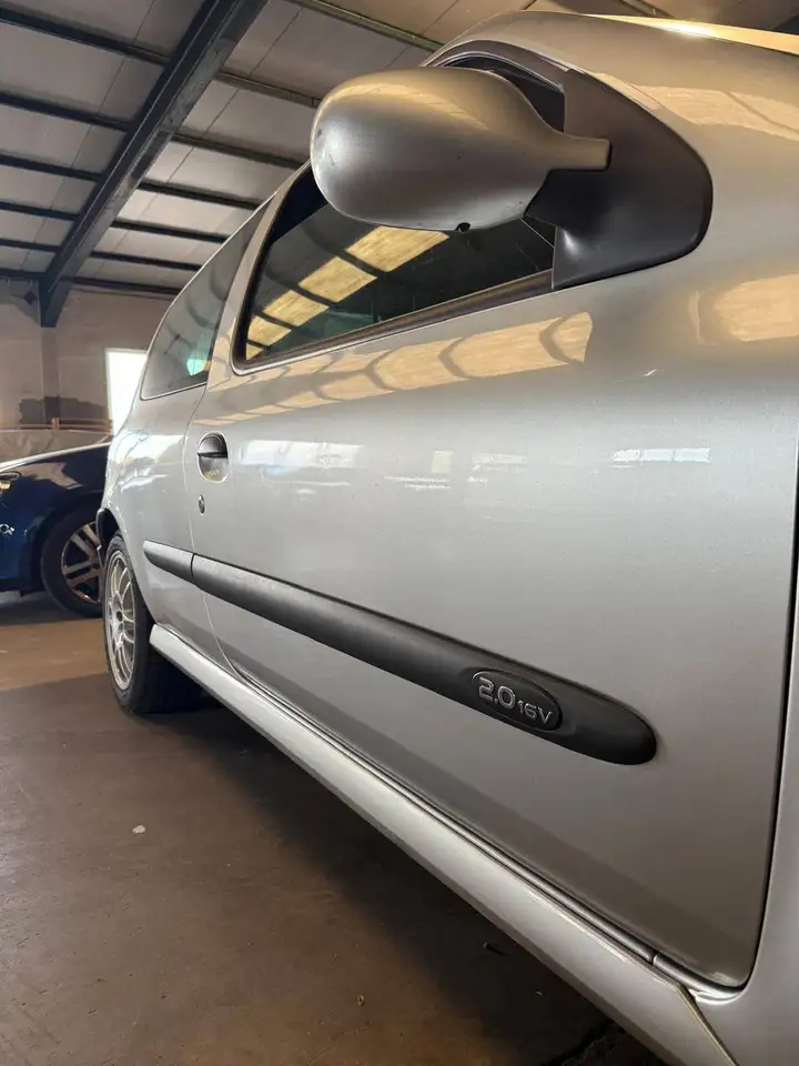 Renault Clio 2.0i 16V Renault Sport, foto 2