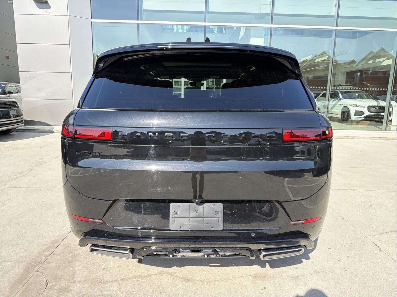 2026 Land Rover Range Rover Sport P400 Dynamic SE alt 4