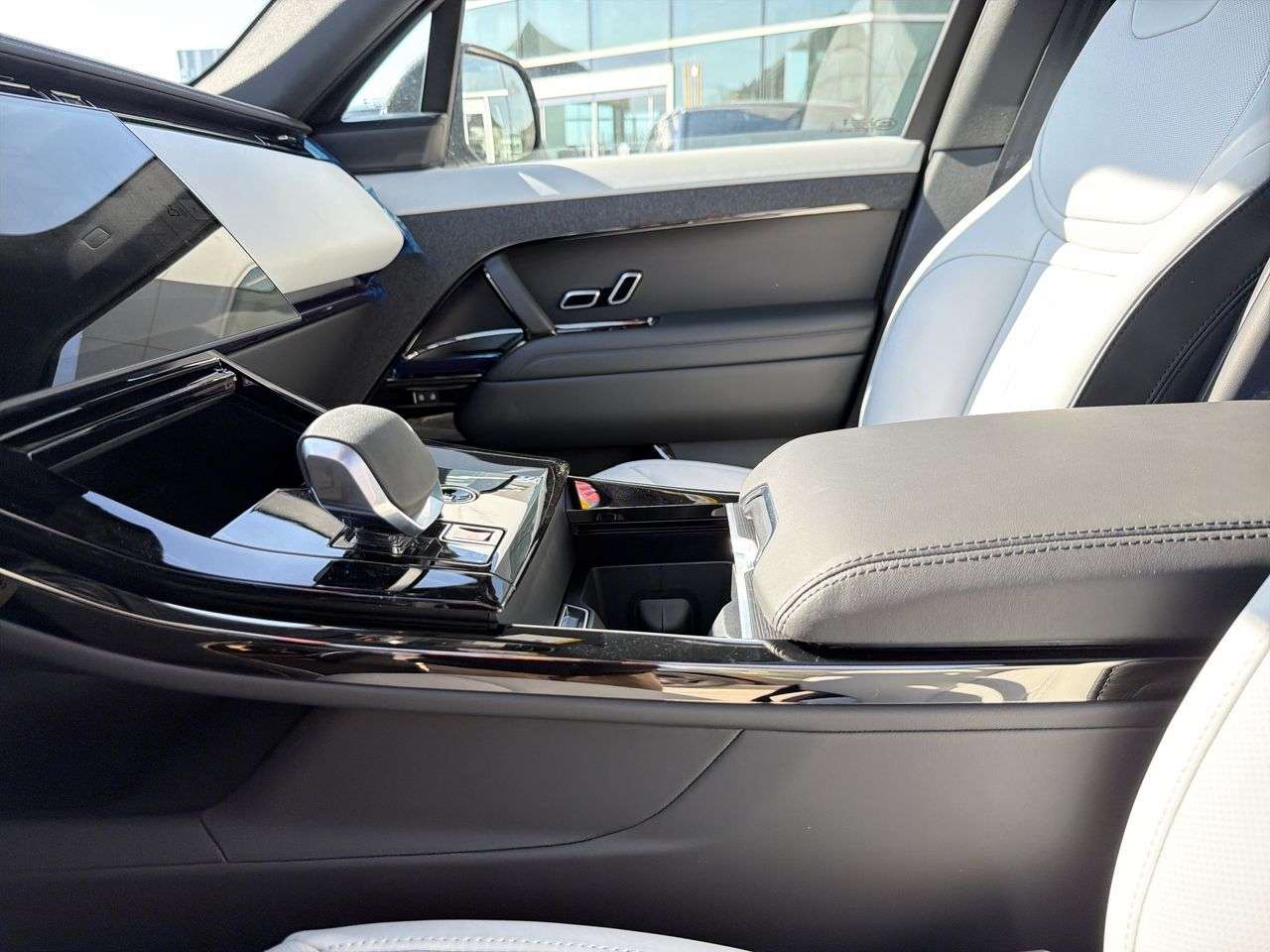 2026 Land Rover Range Rover Sport P400 Dynamic SE thumb 18