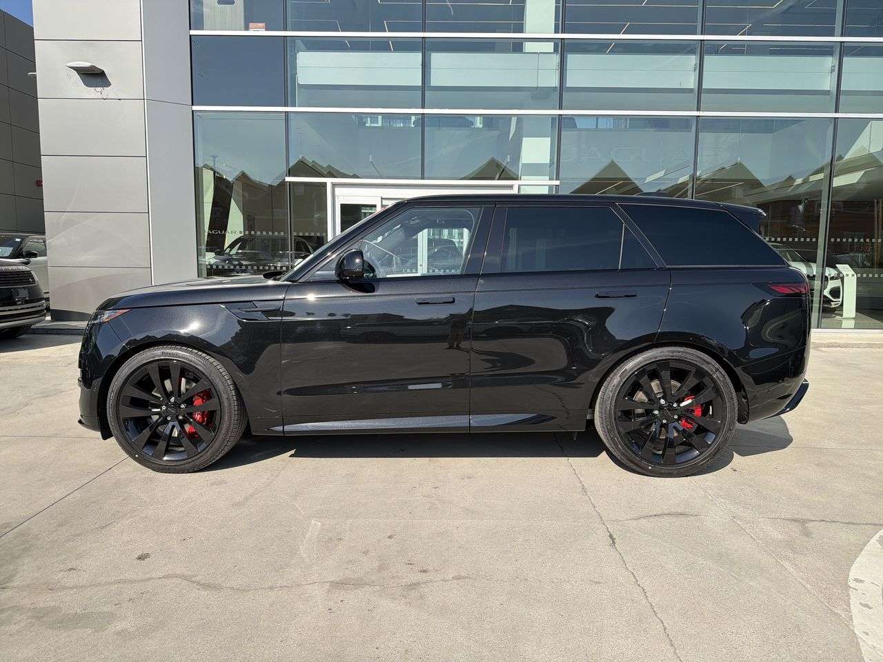 2026 Land Rover Range Rover Sport P400 Dynamic SE alt 5