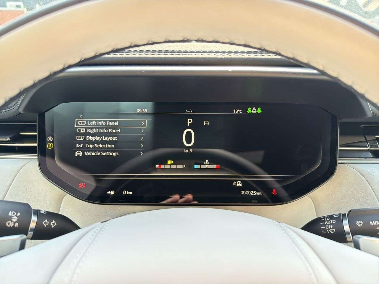 2026 Land Rover Range Rover Sport P400 Dynamic SE thumb 12