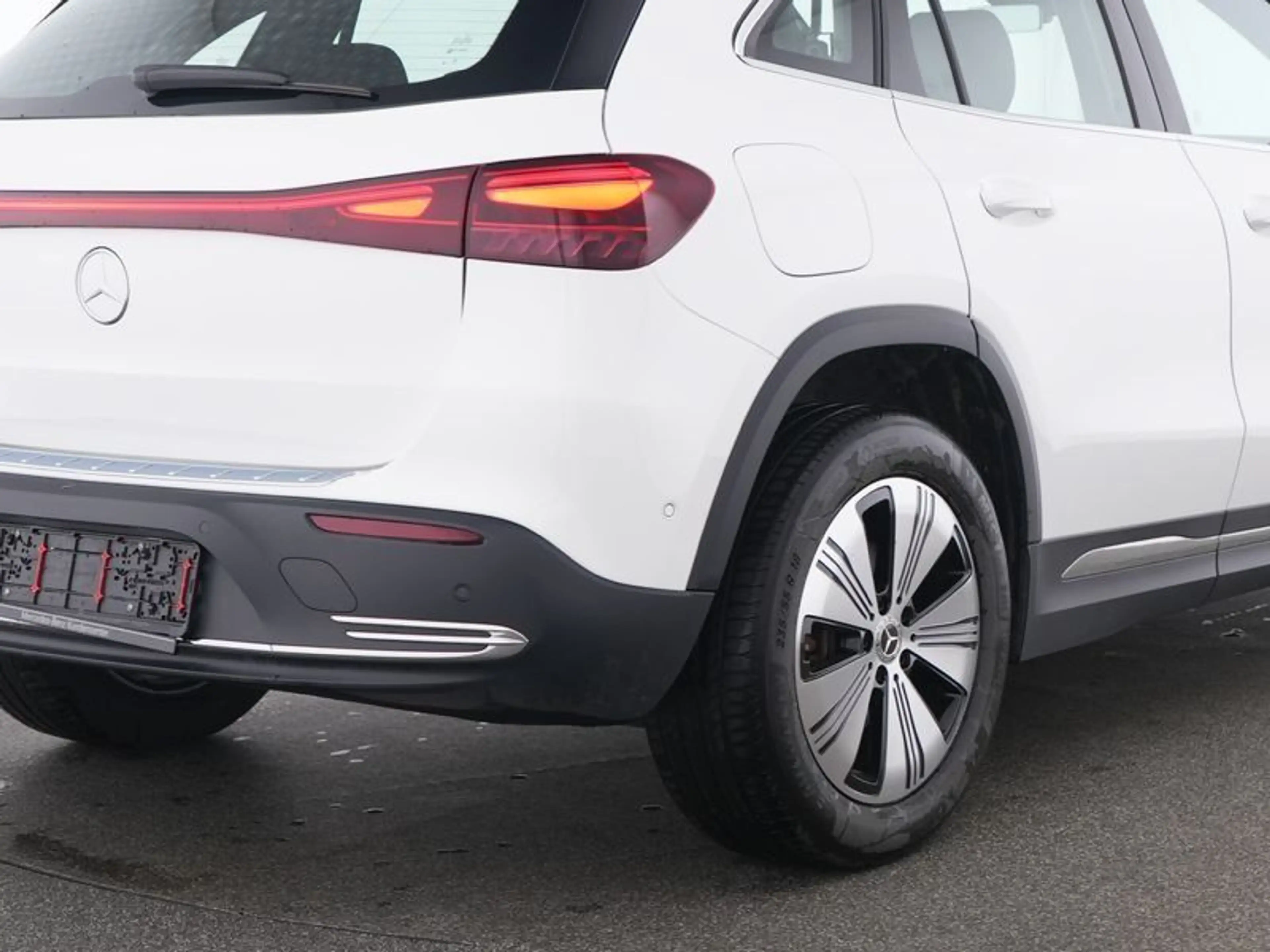 Mercedes-Benz EQA 250+ PROG-ADV KAMERA WINTER AMBIENTE EASYPAC — photo 5
