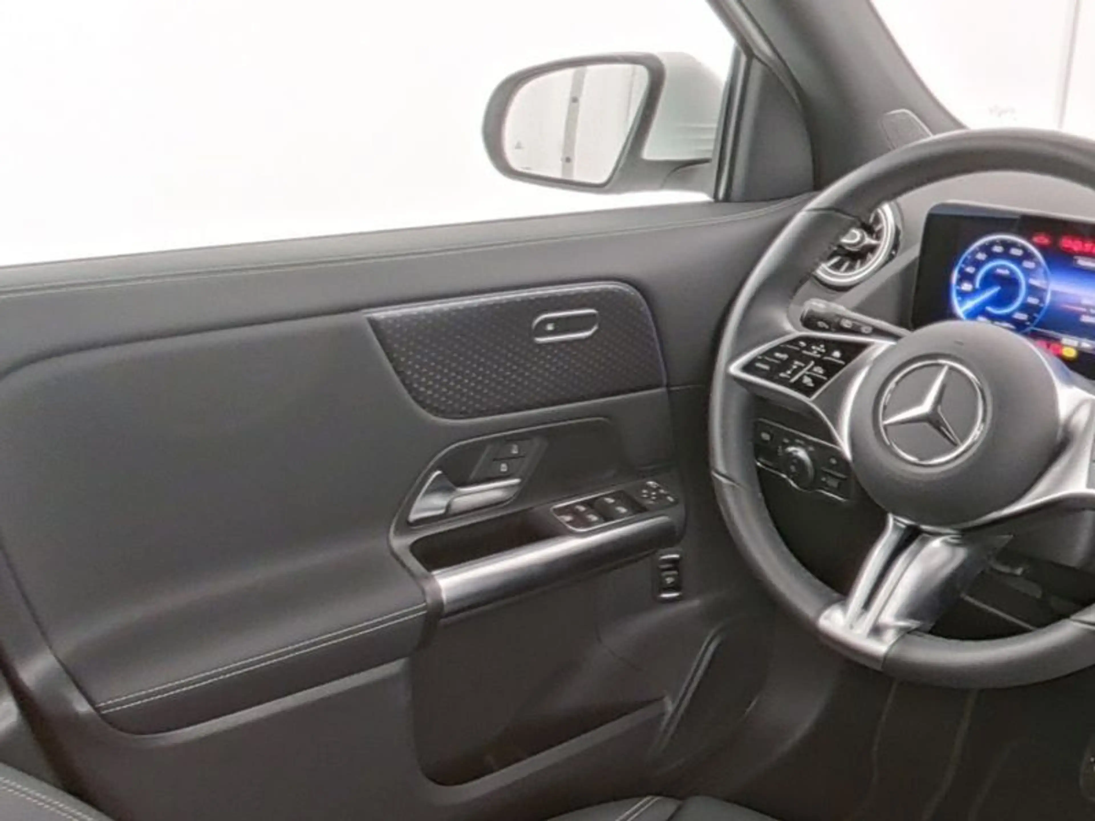 Mercedes-Benz EQA 250+ PROG-ADV KAMERA WINTER AMBIENTE EASYPAC — photo 8