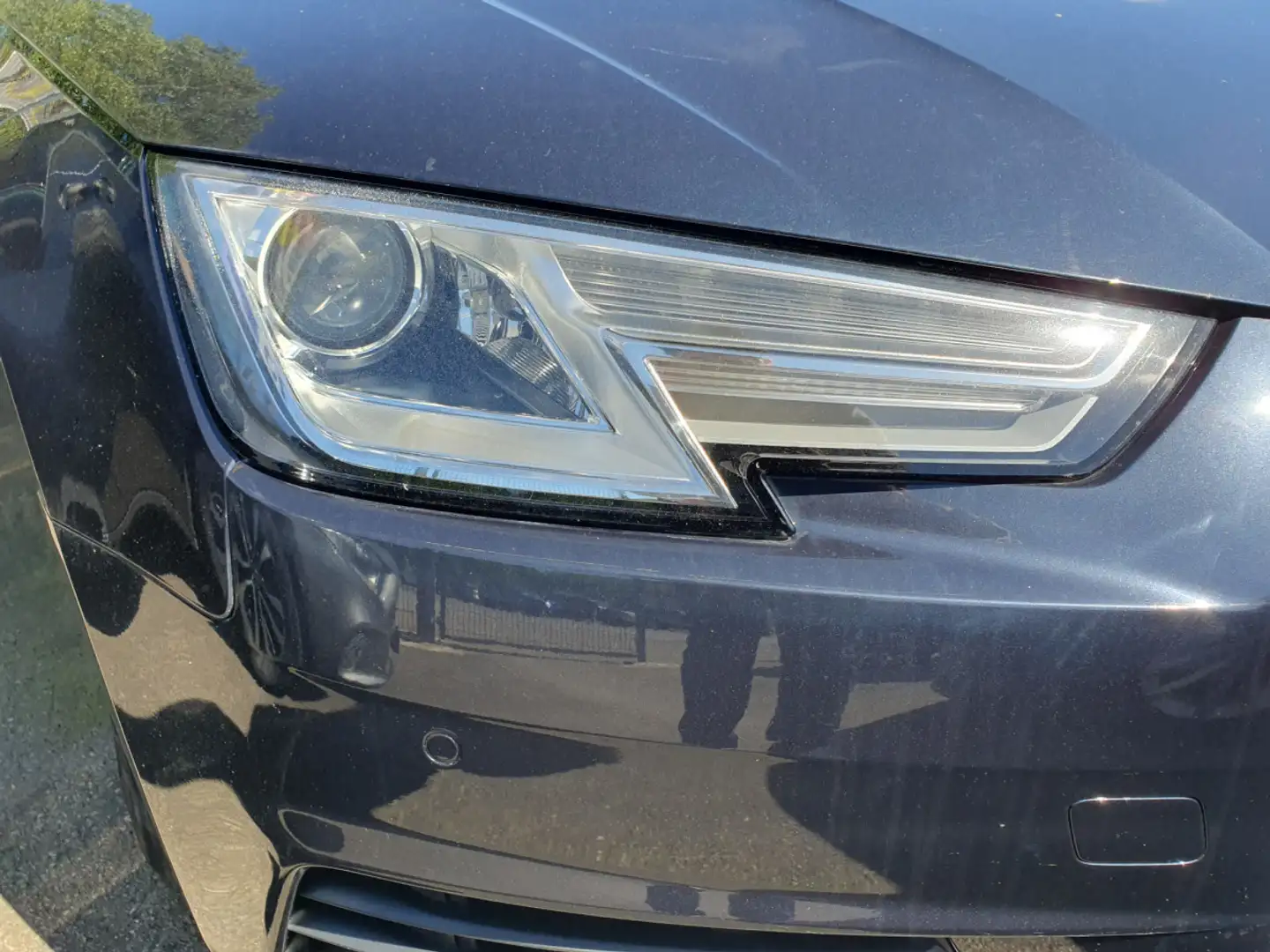 Audi A4 Avant 2.0 TDI 150CV ULTRA Bleu - 2